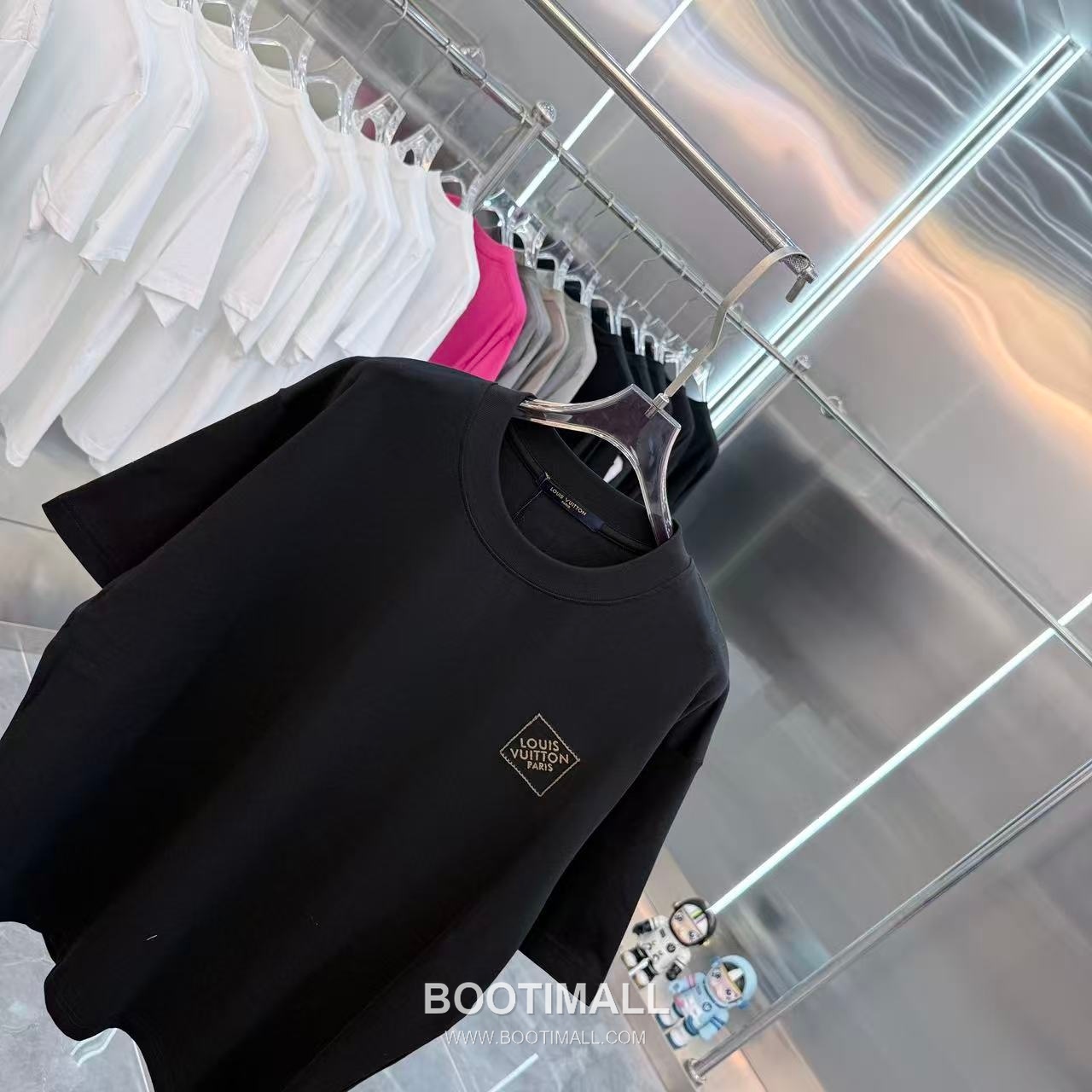 Louis Vuitton 2026 S/S Cotton 3D Embroidery Logo T-Shirt 루이비통 2026SS 코튼 3D 자수 로고 티셔츠 3