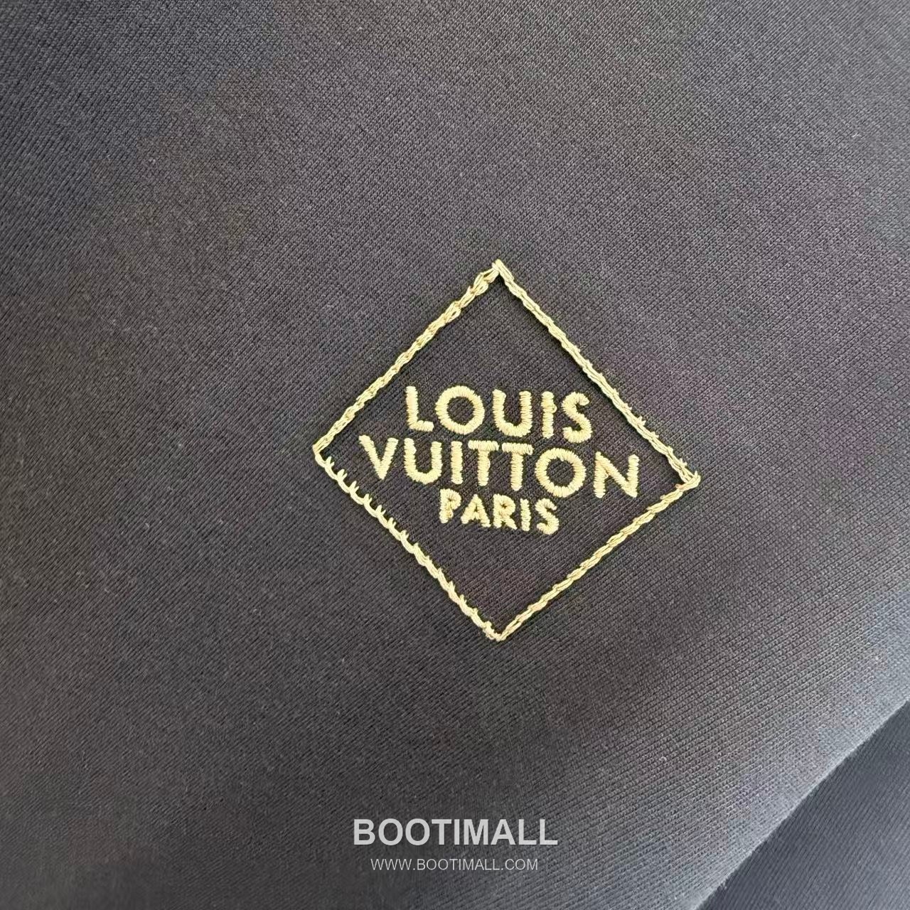 Louis Vuitton 2026 S/S Cotton 3D Embroidery Logo T-Shirt 루이비통 2026SS 코튼 3D 자수 로고 티셔츠 6