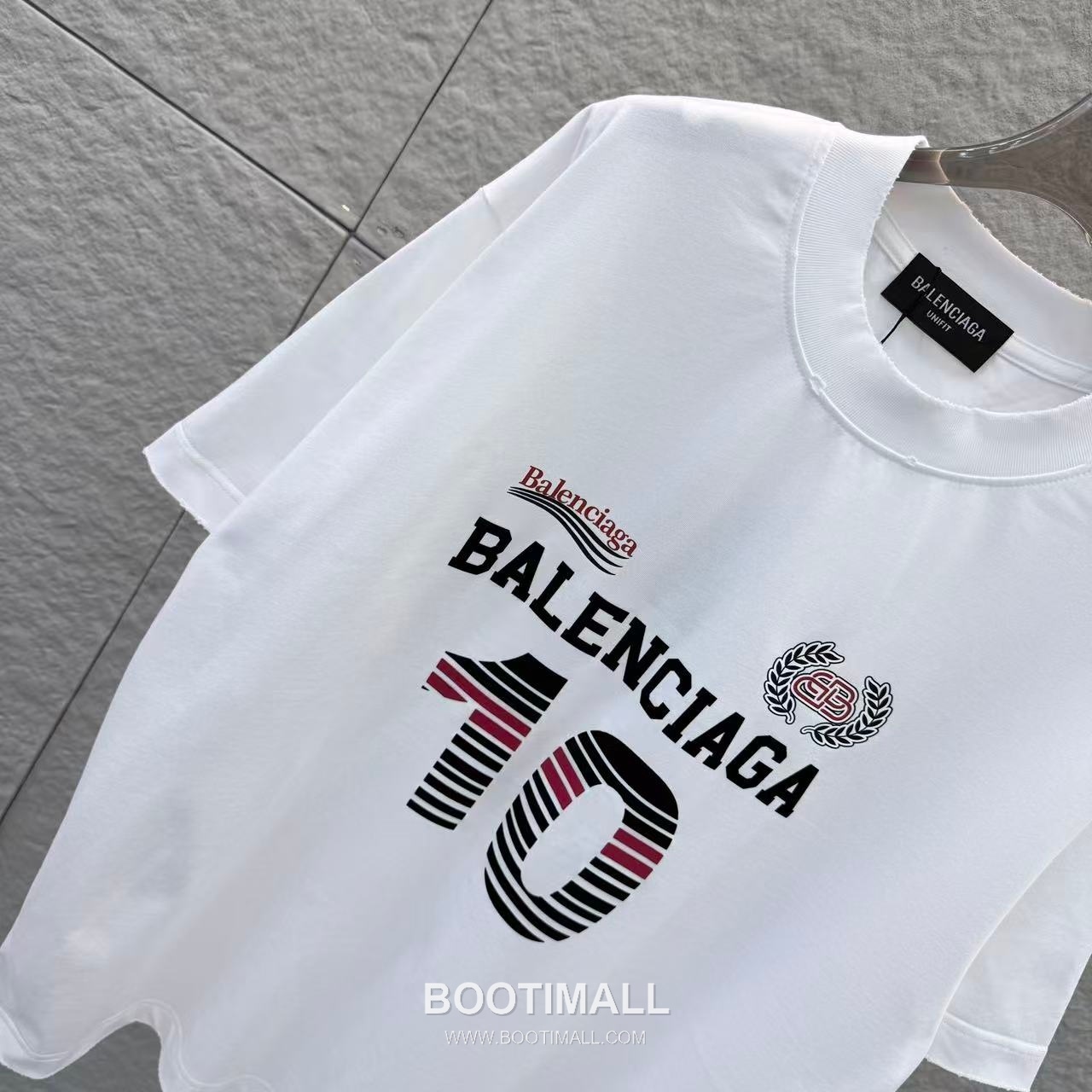 Balenciaga 2026 S/S Cotton Distressed Washed 3D Gel Logo T-Shirt 발렌시아가 2026SS 코튼 디스트로이드 워싱 3D 젤 로고 티셔츠 5