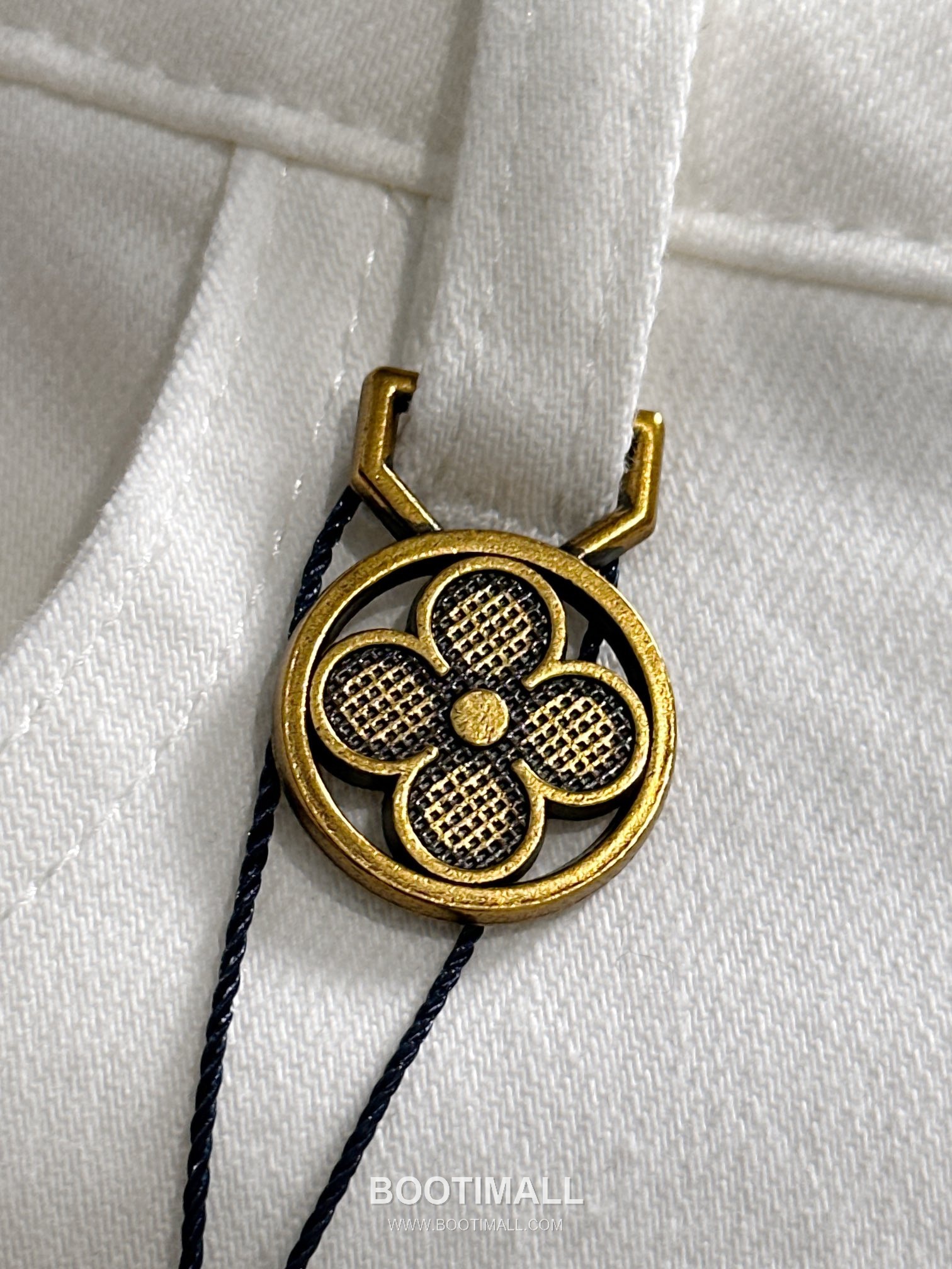 Louis Vuitton L8823 2025 Four Season Denim Slim Jeans 루이비통 L8823 2025 사계절 데님 슬림 진 팬츠 4