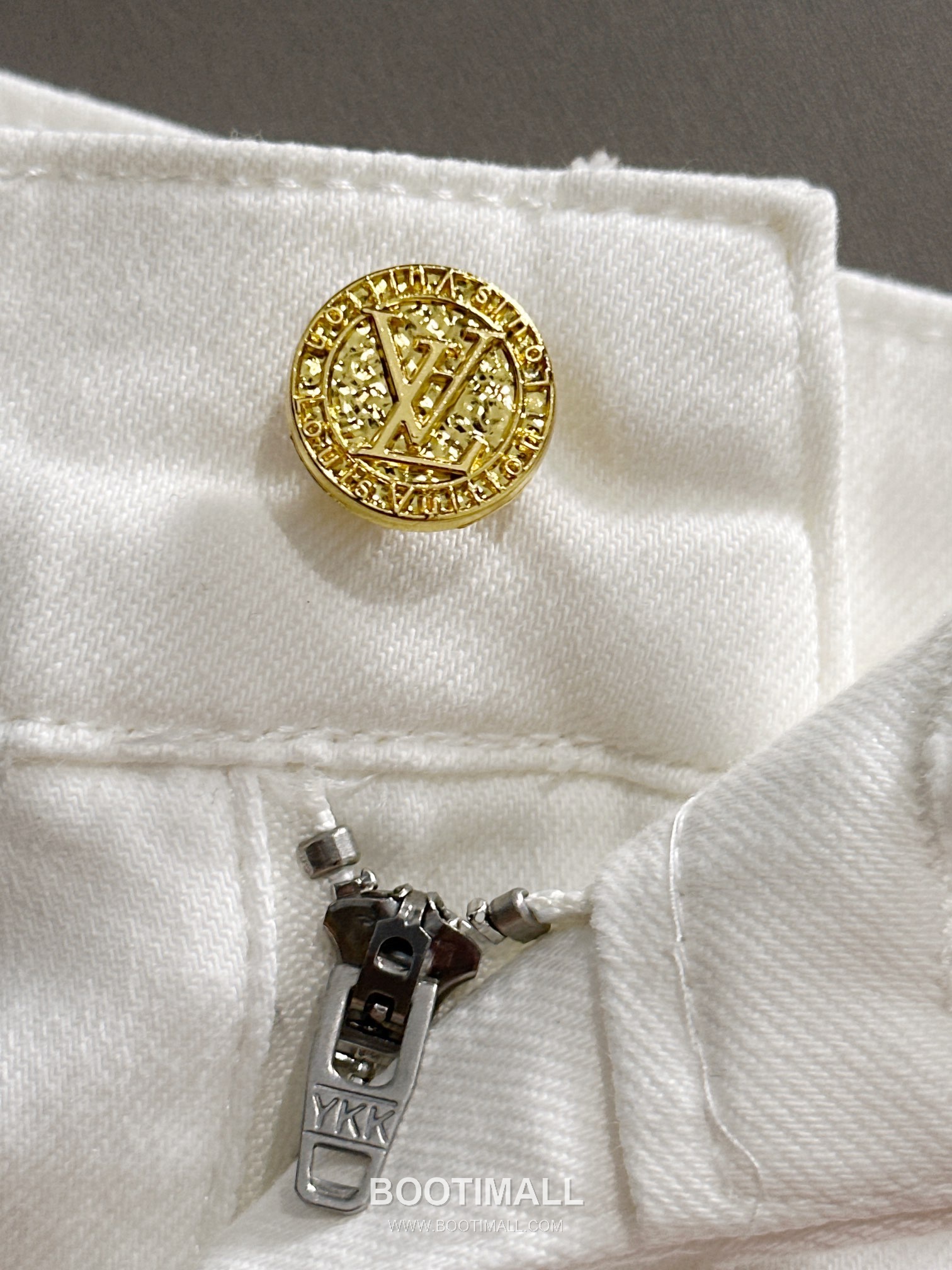 Louis Vuitton L8823 2025 Four Season Denim Slim Jeans 루이비통 L8823 2025 사계절 데님 슬림 진 팬츠 7