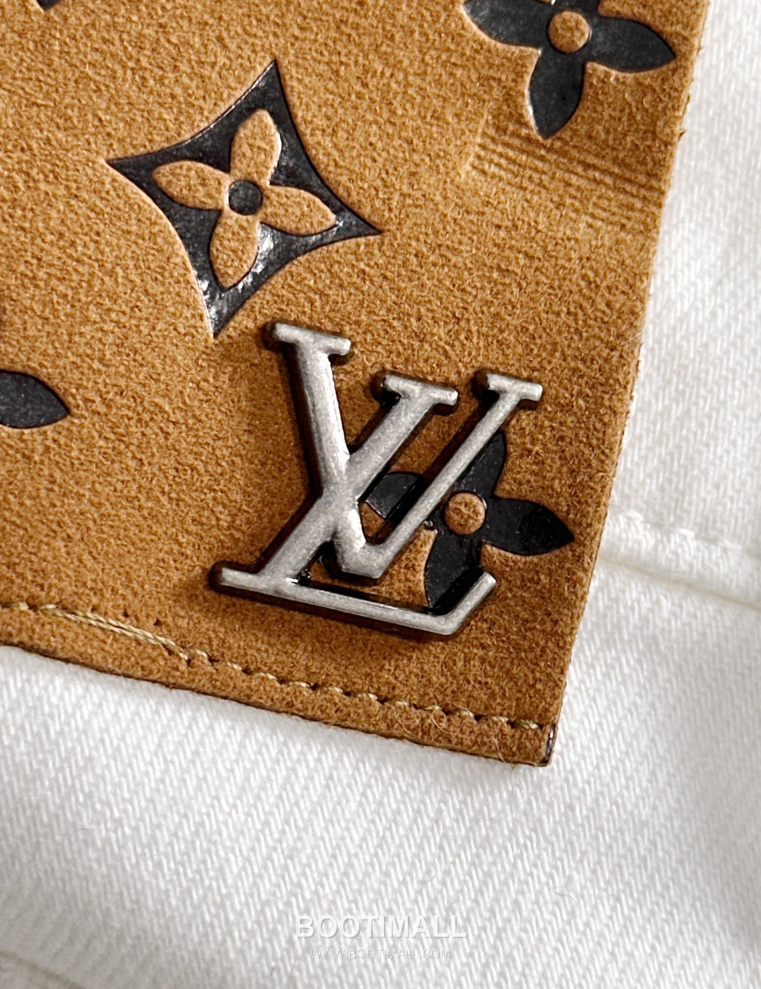 Louis Vuitton L8823 2025 Four Season Denim Slim Jeans 루이비통 L8823 2025 사계절 데님 슬림 진 팬츠 8