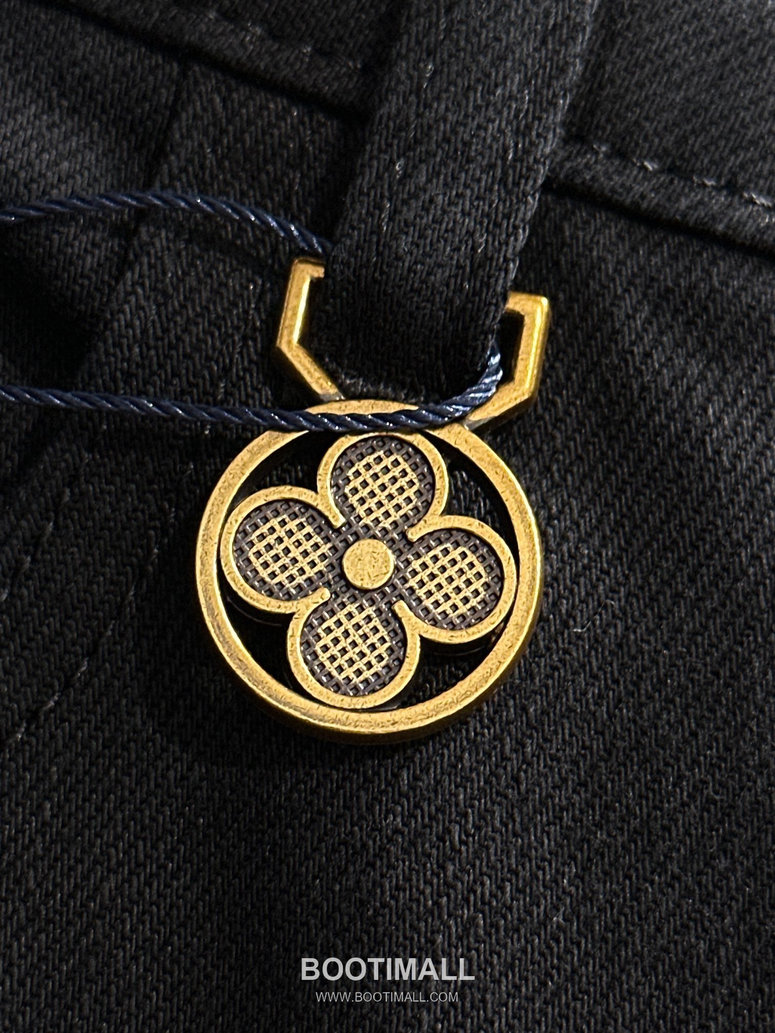 Louis Vuitton L8823 2025 Four Season Denim Slim Jeans 루이비통 L8823 2025 사계절 데님 슬림 진 팬츠 4