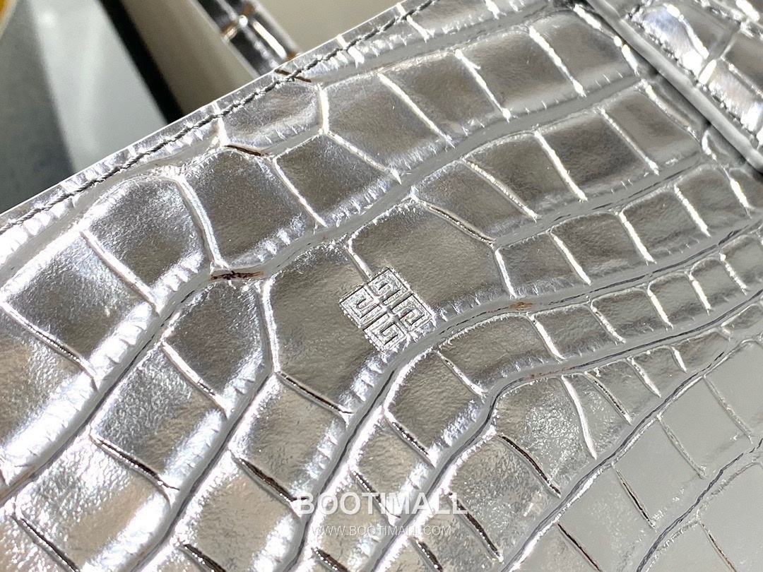 Givenchy Antigona Calfskin Tote Bag with Double Strap and Inner Zip Pocket 지방시 안티고나 카프스킨 더블 스트랩 토트백 35.5cm 6