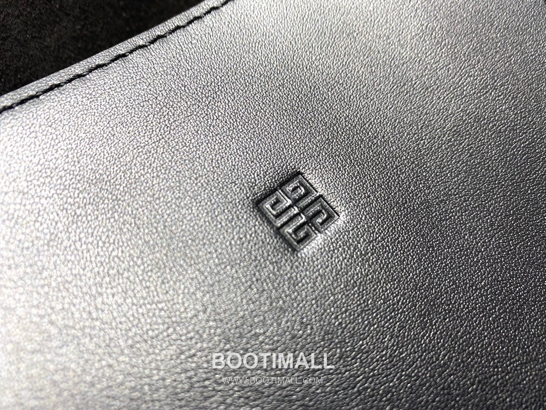 Givenchy Antigona Calfskin Tote Bag with Double Strap and Inner Zip Pocket 지방시 안티고나 카프스킨 더블 스트랩 토트백 35.5cm 7