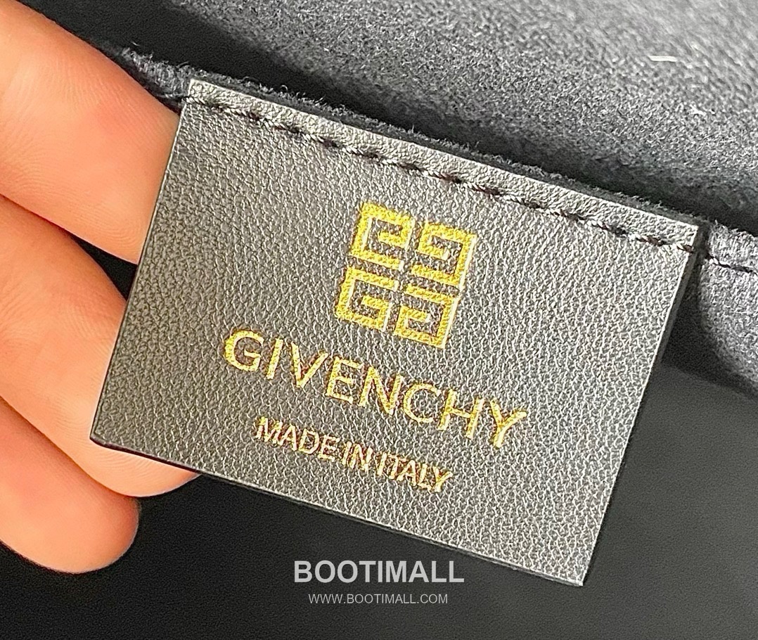 Givenchy Canvas Tote Bag with Waterproof Coated Fabric and Steel Hardware 지방시 방수 코팅 캔버스 스틸 하드웨어 토트백 37cm 9