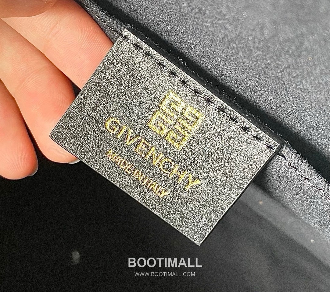 Givenchy Canvas Tote Bag with Waterproof Coated Fabric and Steel Hardware 지방시 방수 코팅 캔버스 스틸 하드웨어 토트백 37cm 9