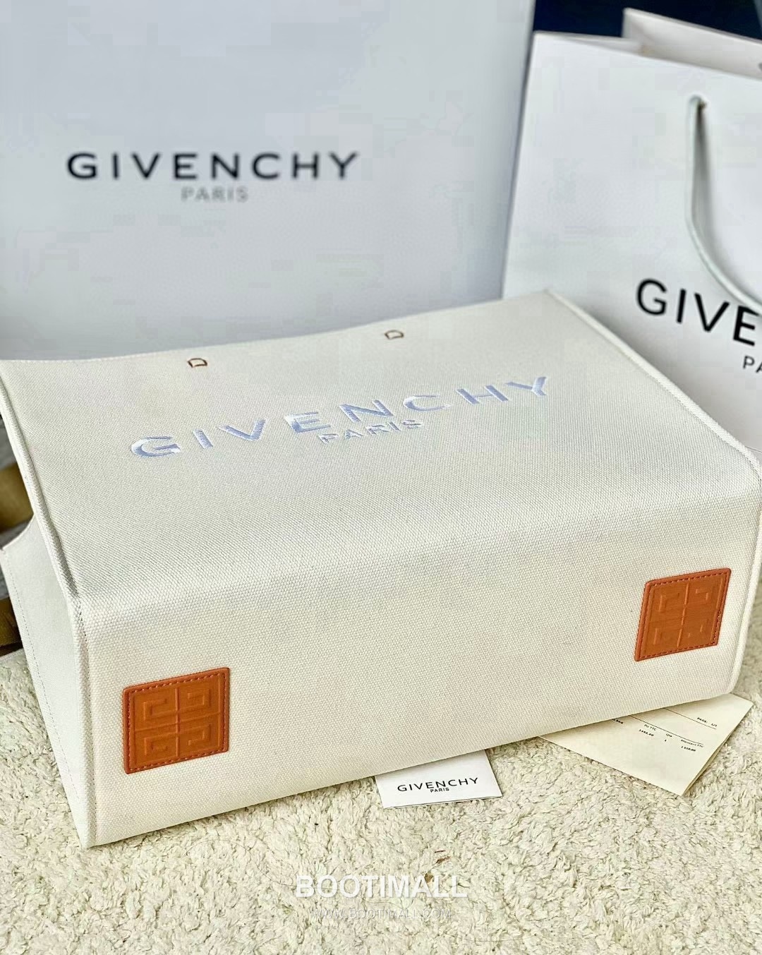 Givenchy Canvas Tote Bag with Waterproof Coated Fabric and Steel Hardware 지방시 방수 코팅 캔버스 스틸 하드웨어 토트백 37cm 3
