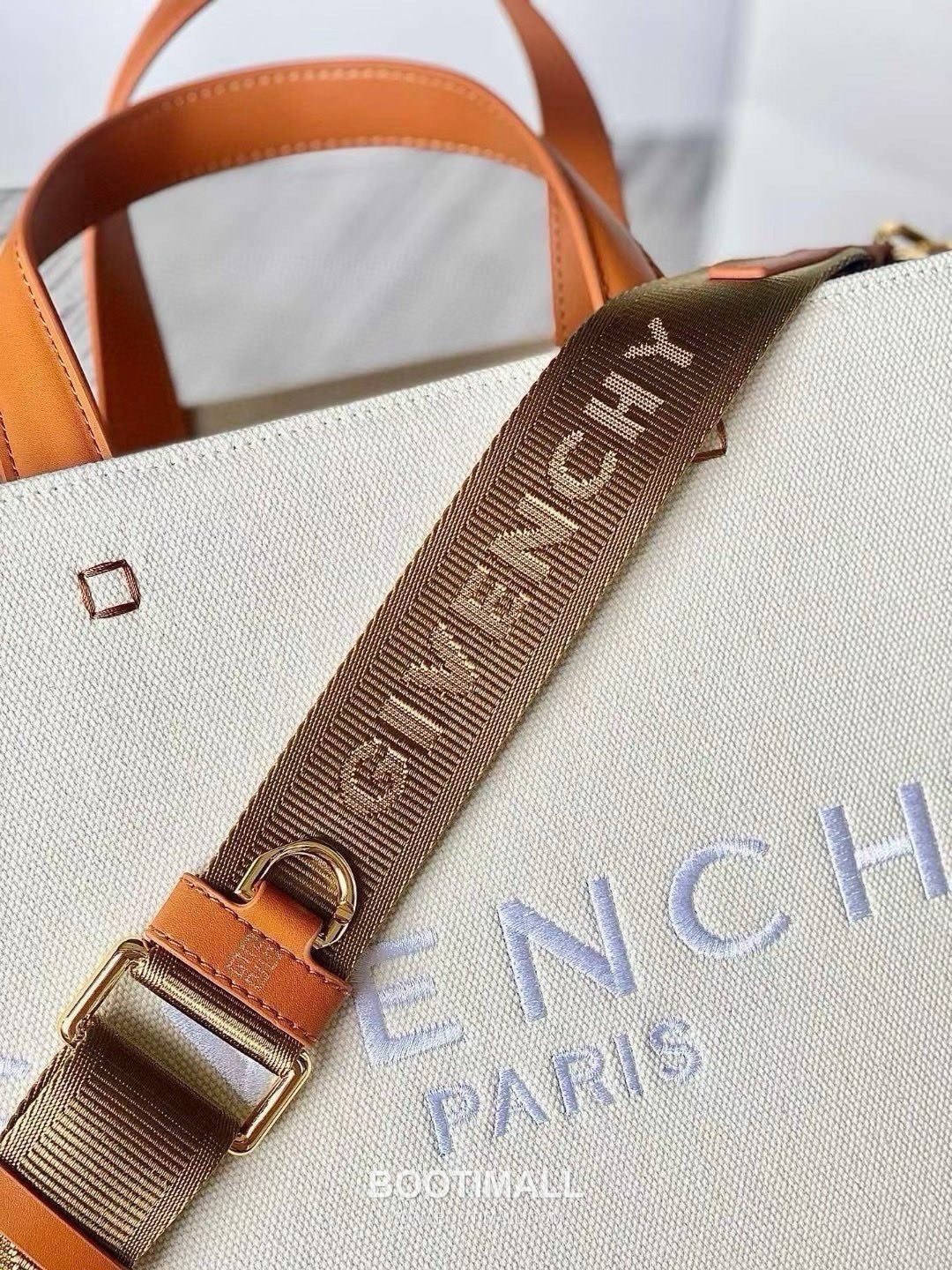 Givenchy Canvas Tote Bag with Waterproof Coated Fabric and Steel Hardware 지방시 방수 코팅 캔버스 스틸 하드웨어 토트백 37cm 5