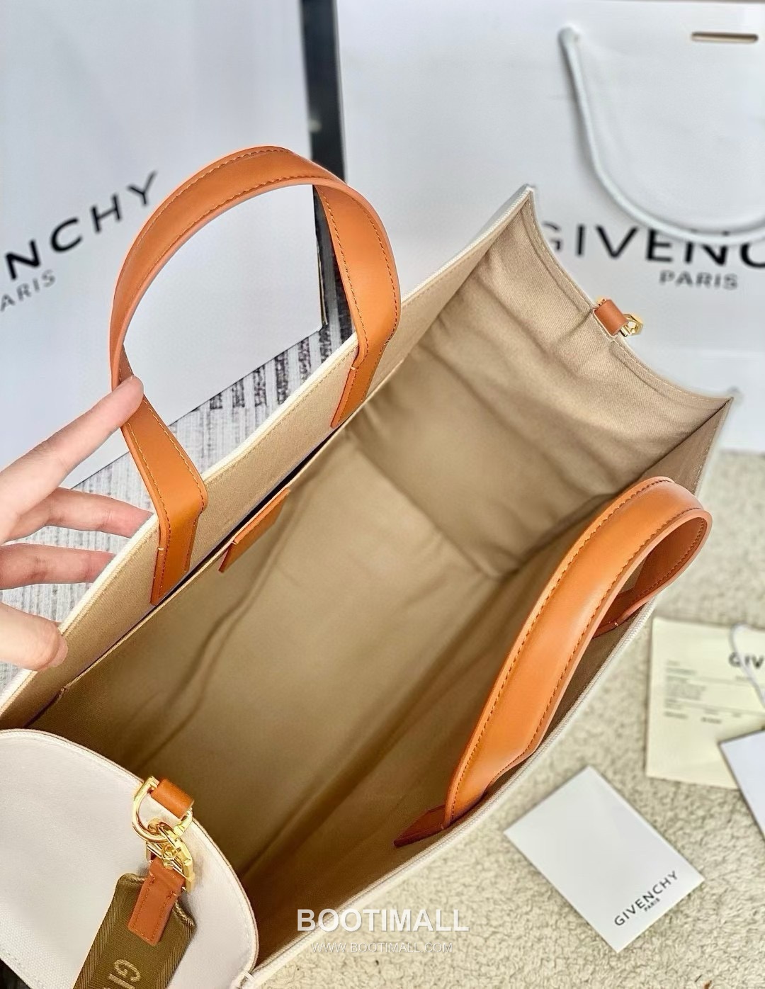 Givenchy Canvas Tote Bag with Waterproof Coated Fabric and Steel Hardware 지방시 방수 코팅 캔버스 스틸 하드웨어 토트백 37cm 8