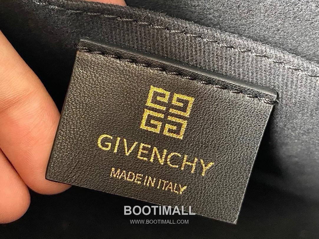 Givenchy Canvas Tote Bag with Waterproof Coated Fabric and Steel Hardware 지방시 방수 코팅 캔버스 스틸 하드웨어 토트백 19cm 7