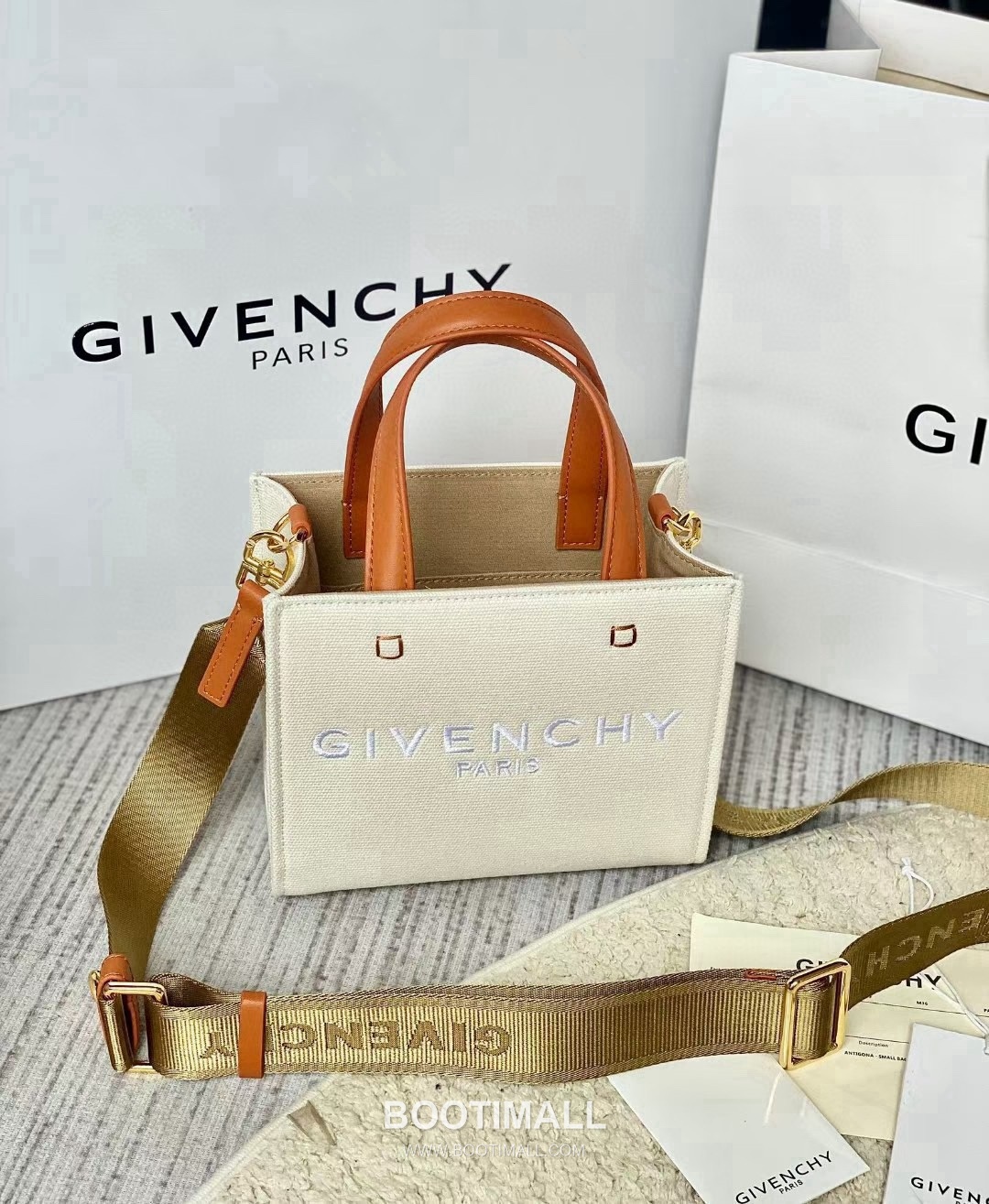 Givenchy Canvas Tote Bag with Waterproof Coated Fabric and Steel Hardware 지방시 방수 코팅 캔버스 스틸 하드웨어 토트백 19cm 1