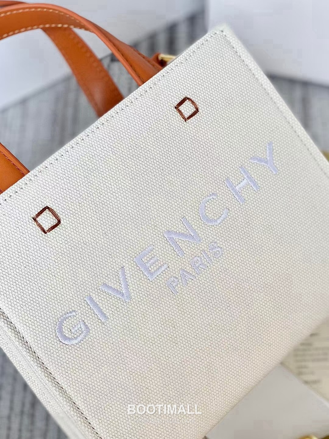 Givenchy Canvas Tote Bag with Waterproof Coated Fabric and Steel Hardware 지방시 방수 코팅 캔버스 스틸 하드웨어 토트백 19cm 5