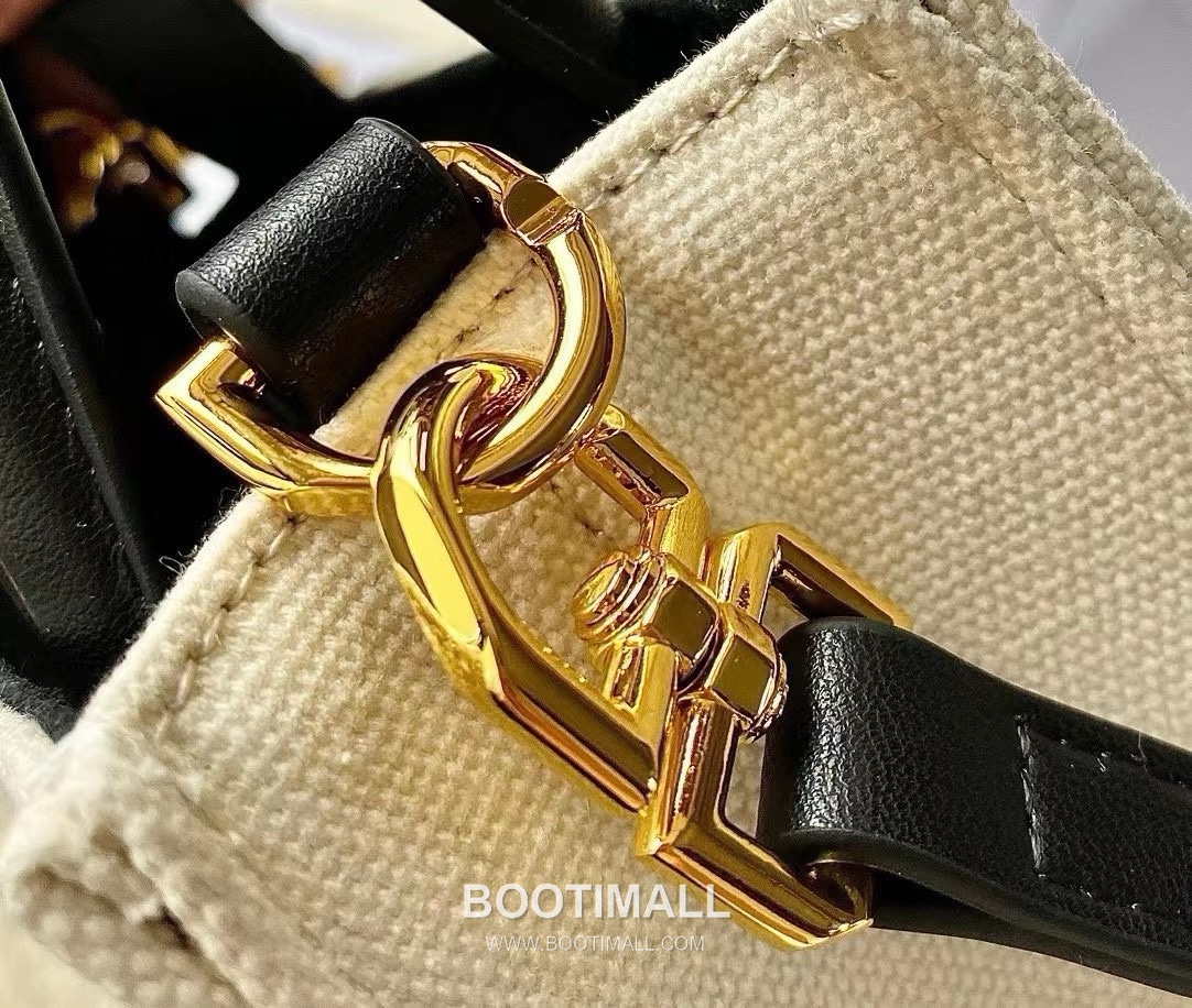 Givenchy Canvas Tote Bag with Waterproof Coated Fabric and Steel Hardware Vertical Mini Tote 지방시 방수 코팅 캔버스 스틸 하드웨어 버티컬 미니 토트백 299019 17cm 7