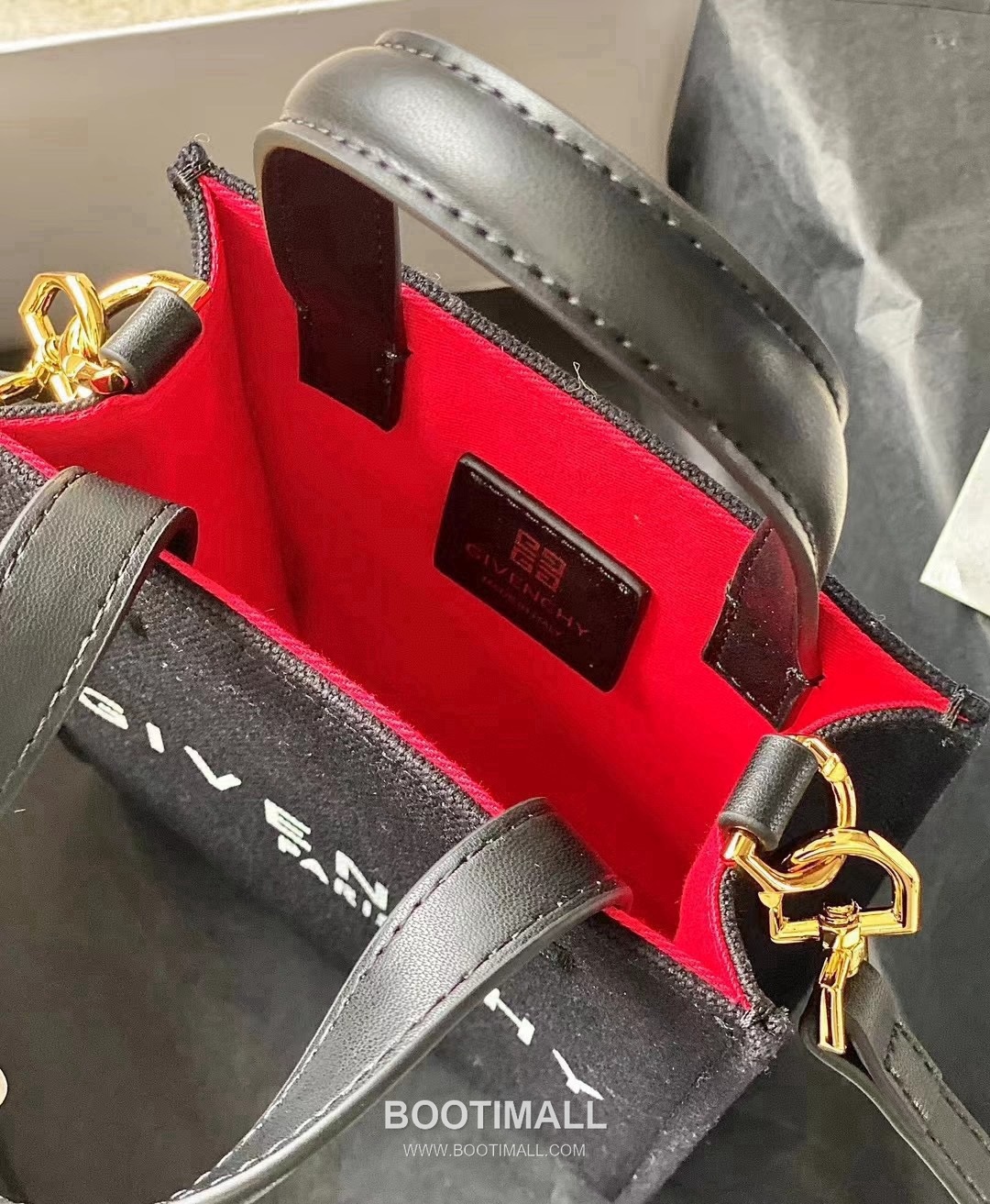 Givenchy Canvas Tote Bag with Waterproof Coated Fabric and Steel Hardware Vertical Mini Tote 지방시 방수 코팅 캔버스 스틸 하드웨어 버티컬 미니 토트백 299019 17cm 7