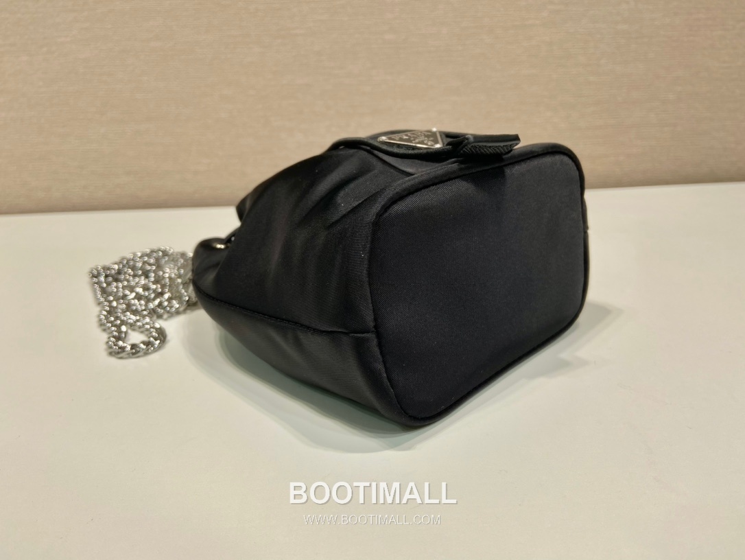 Prada Nylon Mini Bucket Bag with Chain Strap and Drawstring Closure 프라다 나일론 체인 스트랩 드로스트링 미니 버킷백 1BH612 12cm 7
