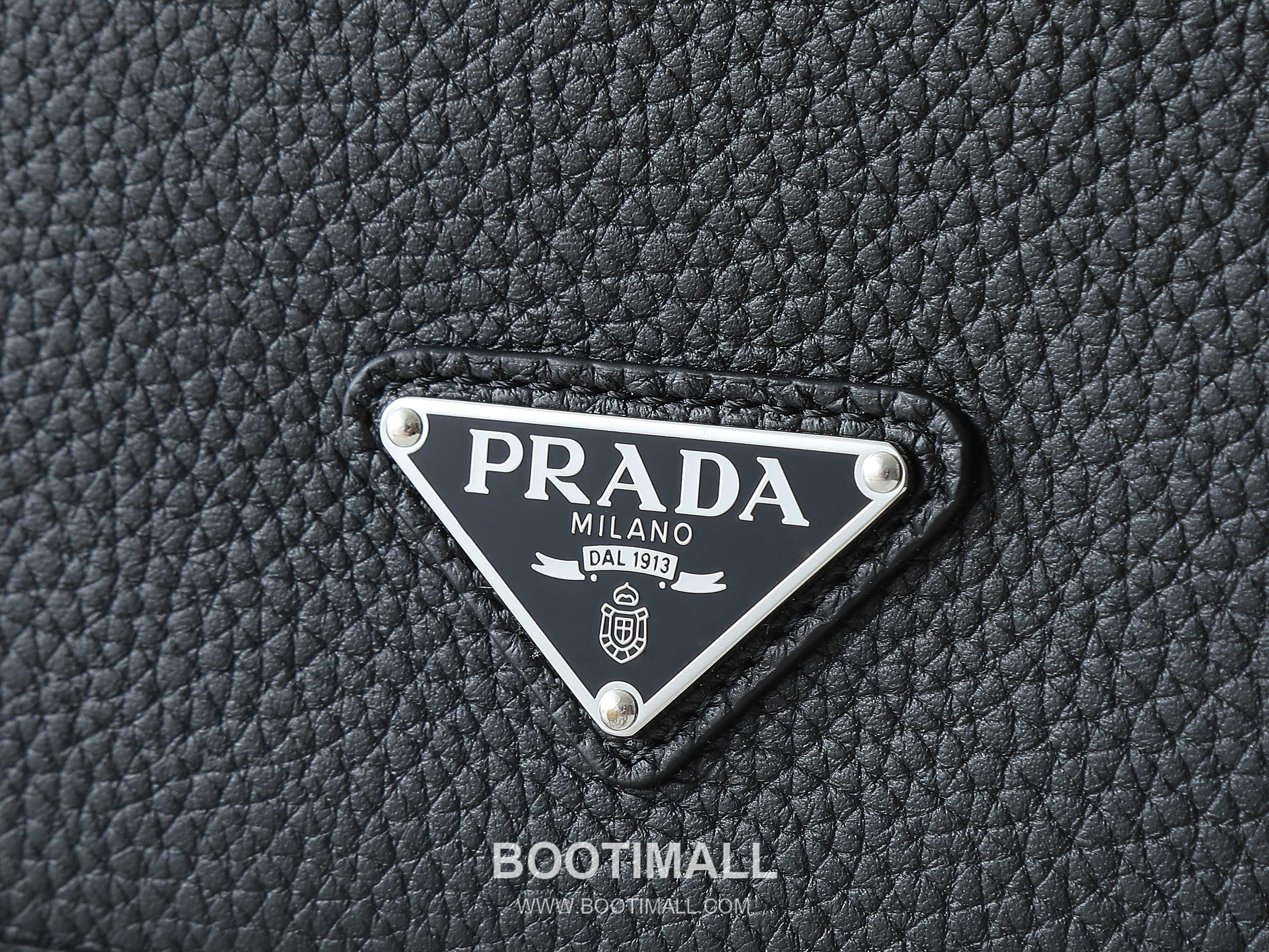 Prada Calfskin Messenger Bag with Flap and Magnetic Closure 프라다 카프스킨 플랩 마그네틱 클로저 메신저백 2VD074 32cm 5