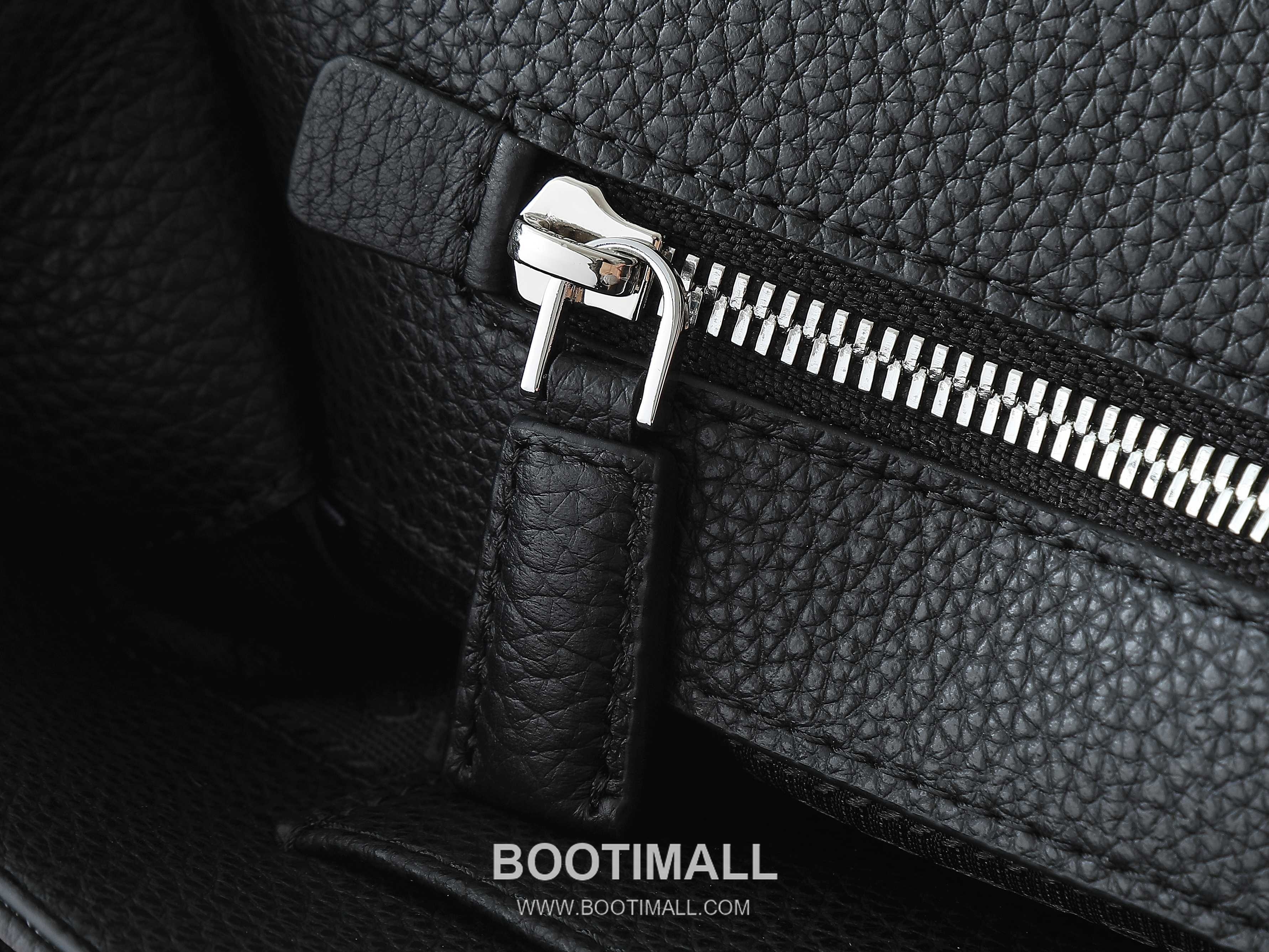 Prada Calfskin Messenger Bag with Flap and Magnetic Closure 프라다 카프스킨 플랩 마그네틱 클로저 메신저백 2VD074 32cm 8