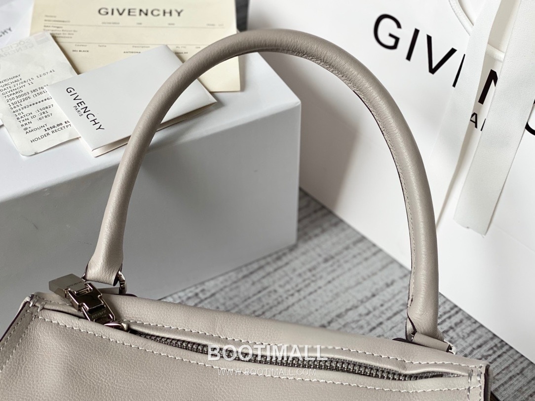 Givenchy Pandora Lambskin Crossbody Bag with Multi Compartment Zip Detail 지방시 판도라 램스킨 멀티 컴파트먼트 지퍼 크로스바디백 9919 28cm 4