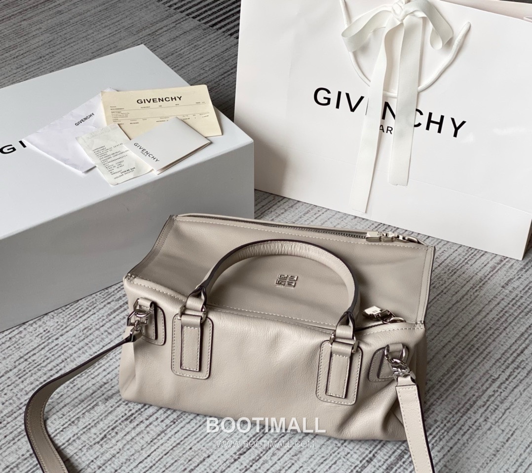 Givenchy Pandora Lambskin Crossbody Bag with Multi Compartment Zip Detail 지방시 판도라 램스킨 멀티 컴파트먼트 지퍼 크로스바디백 9918 32cm 2
