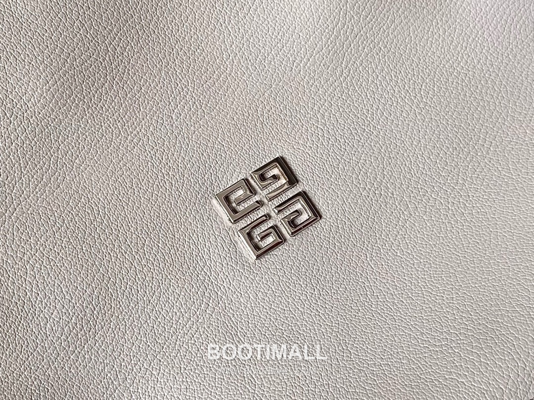 Givenchy Pandora Lambskin Crossbody Bag with Multi Compartment Zip Detail 지방시 판도라 램스킨 멀티 컴파트먼트 지퍼 크로스바디백 9918 32cm 5