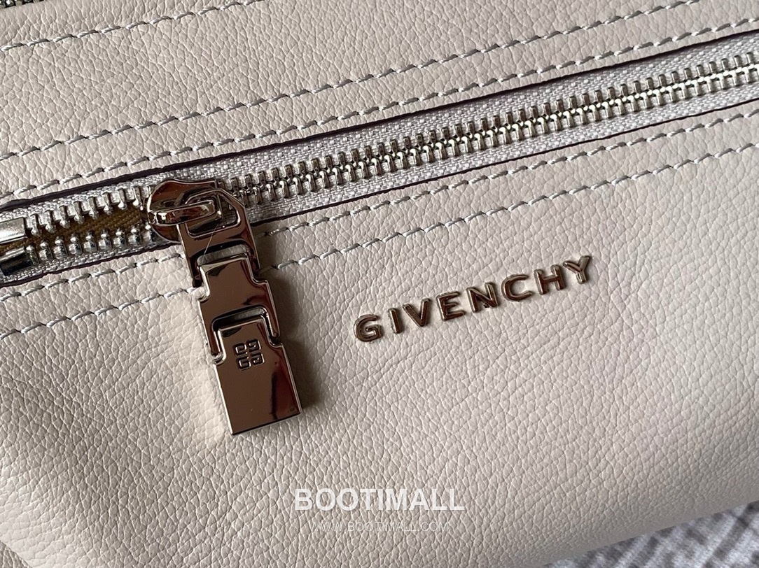 Givenchy Pandora Lambskin Crossbody Bag with Multi Compartment Zip Detail 지방시 판도라 램스킨 멀티 컴파트먼트 지퍼 크로스바디백 9918 32cm 7