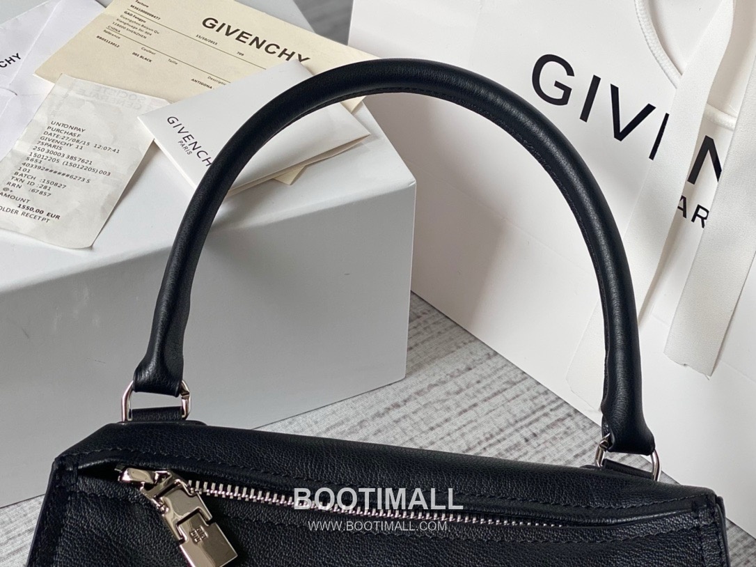 Givenchy Pandora Lambskin Crossbody Bag with Multi Compartment Zip Detail 지방시 판도라 램스킨 멀티 컴파트먼트 지퍼 크로스바디백 9919 28cm 4