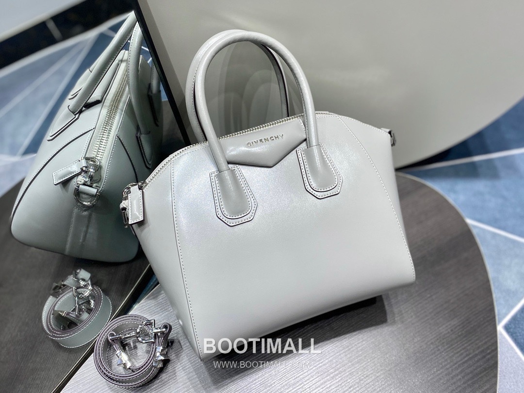 Givenchy Antigona Box Calfskin Top Handle Bag with Zip Closure and Detachable Strap 지방시 안티고나 박스 카프스킨 지퍼 탑핸들백 28cm 3