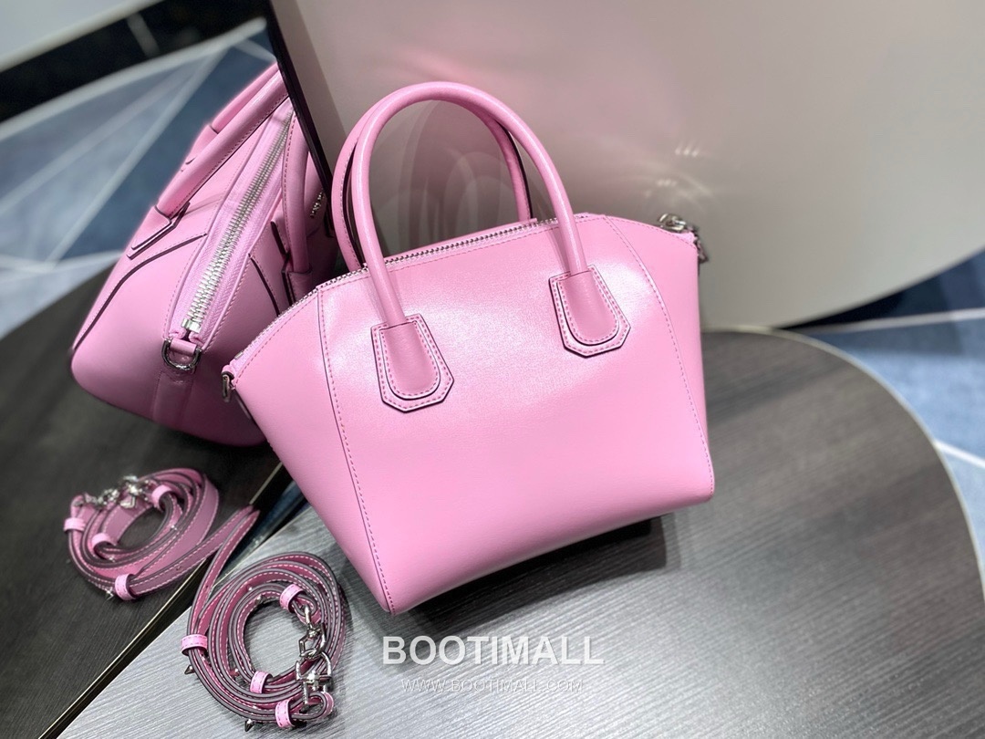Givenchy Antigona Box Calfskin Top Handle Bag with Zip Closure and Detachable Strap 지방시 안티고나 박스 카프스킨 지퍼 탑핸들백 22cm 5