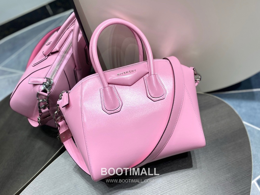 Givenchy Antigona Box Calfskin Top Handle Bag with Zip Closure and Detachable Strap 지방시 안티고나 박스 카프스킨 지퍼 탑핸들백 28cm 2