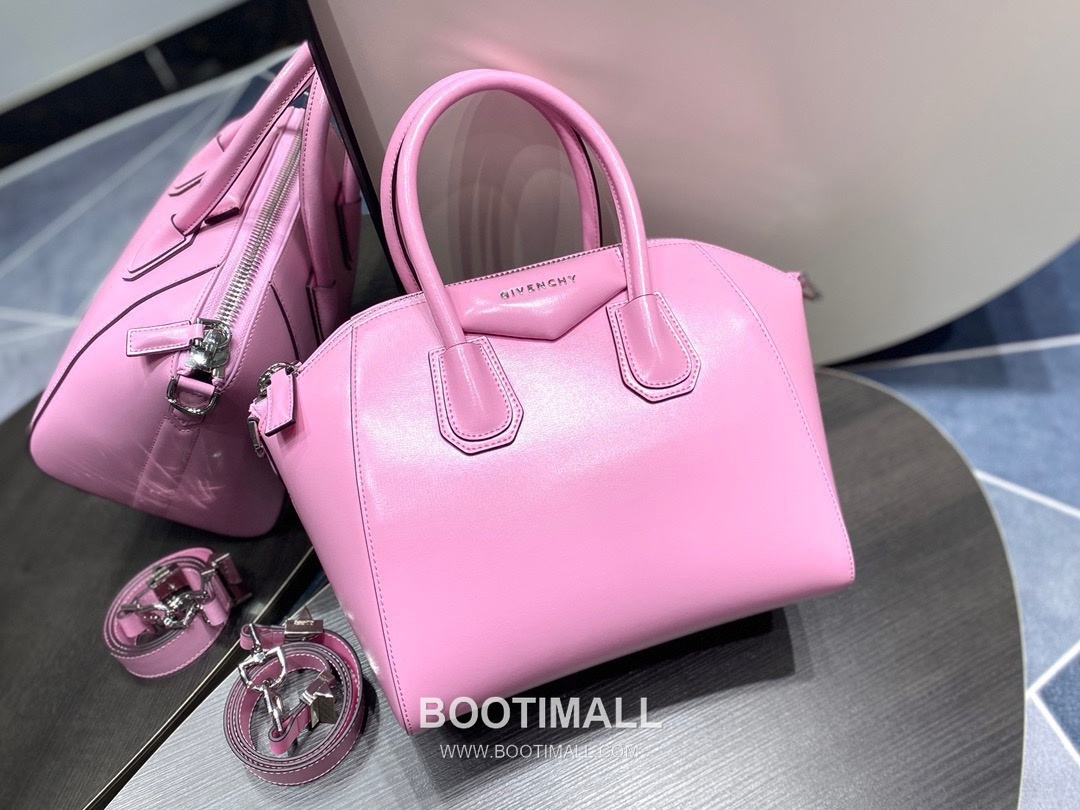 Givenchy Antigona Box Calfskin Top Handle Bag with Zip Closure and Detachable Strap 지방시 안티고나 박스 카프스킨 지퍼 탑핸들백 28cm 9