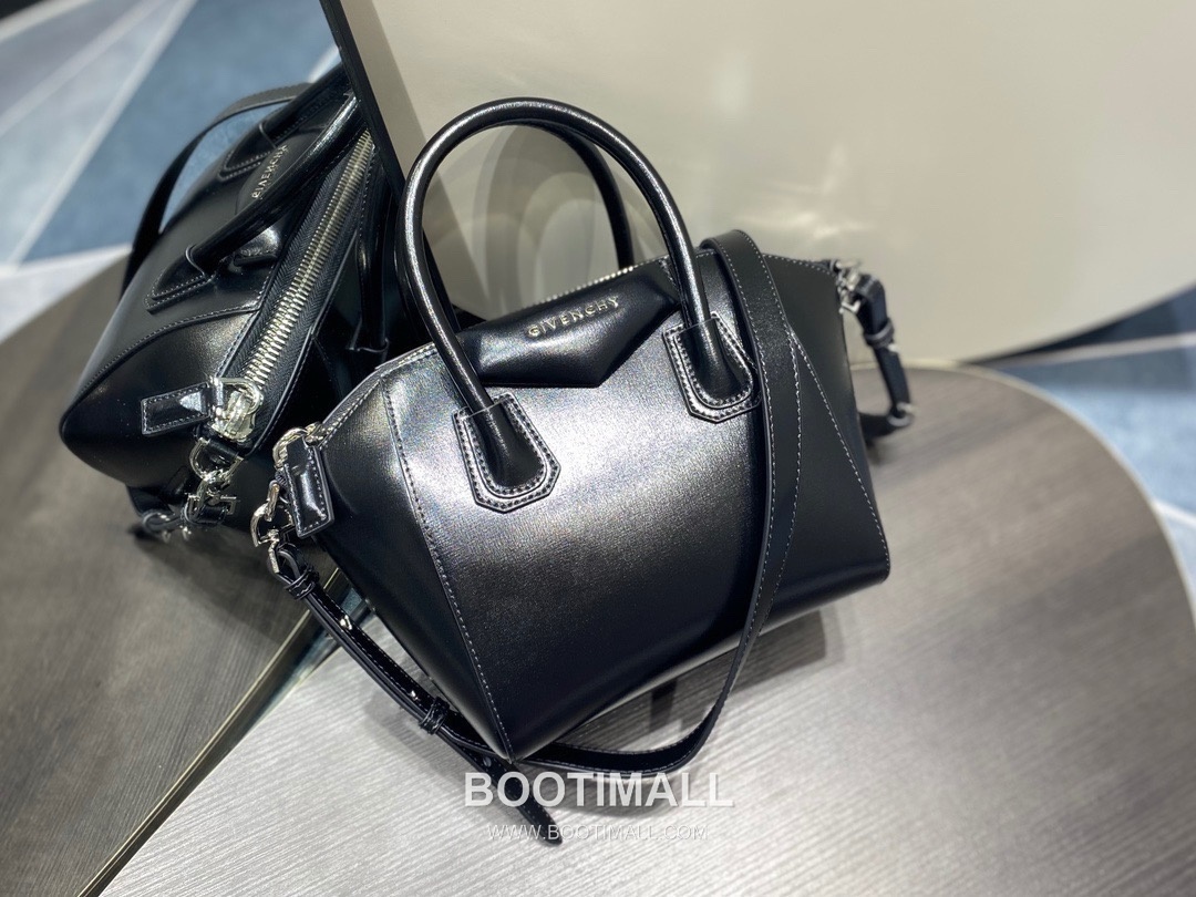 Givenchy Antigona Box Calfskin Top Handle Bag with Zip Closure and Detachable Strap 지방시 안티고나 박스 카프스킨 지퍼 탑핸들백 22cm 2