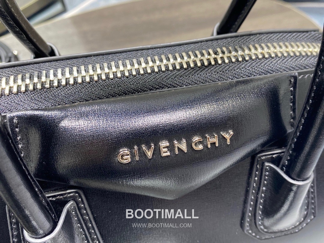 Givenchy Antigona Box Calfskin Top Handle Bag with Zip Closure and Detachable Strap 지방시 안티고나 박스 카프스킨 지퍼 탑핸들백 22cm 8