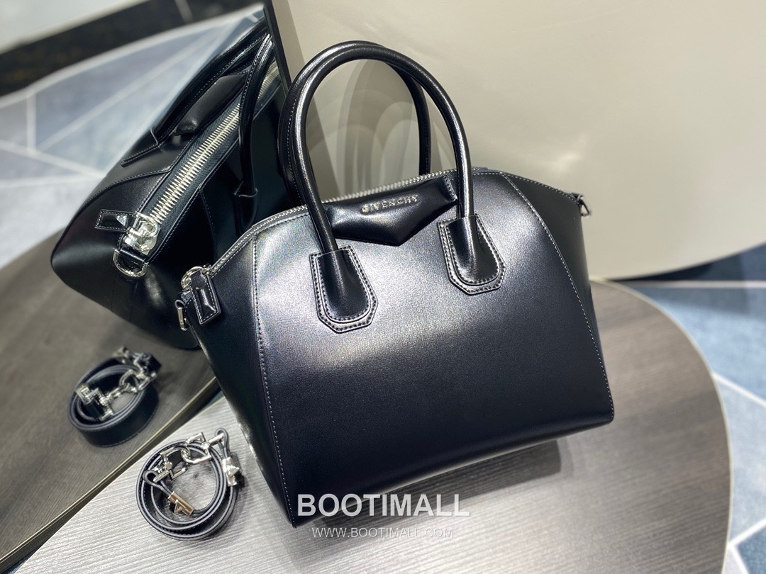 Givenchy Antigona Box Calfskin Top Handle Bag with Zip Closure and Detachable Strap 지방시 안티고나 박스 카프스킨 지퍼 탑핸들백 28cm 3