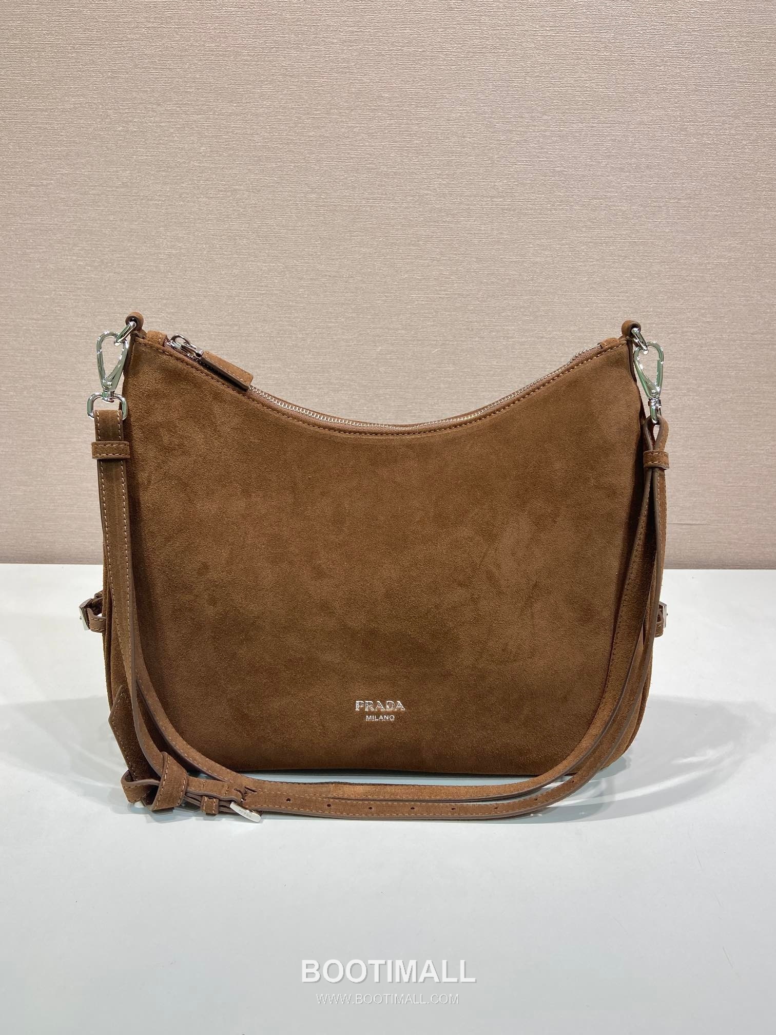 Prada Calfskin Hobo Shoulder Bag with Embossed Logo and Zip Closure 프라다 카프스킨 엠보스드 로고 지퍼 호보 숄더백 1BC288 33cm 1