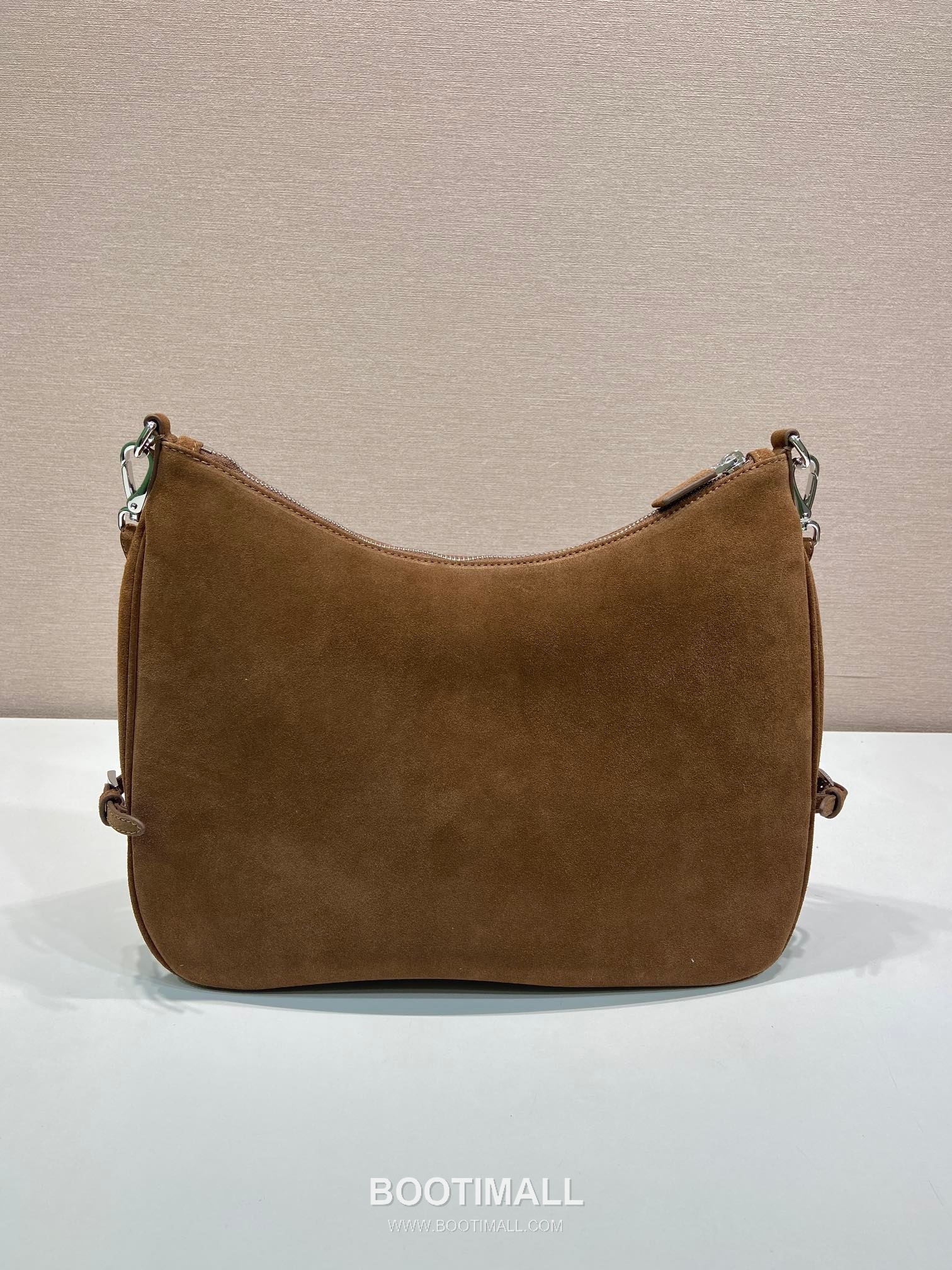 Prada Calfskin Hobo Shoulder Bag with Embossed Logo and Zip Closure 프라다 카프스킨 엠보스드 로고 지퍼 호보 숄더백 1BC288 33cm 4