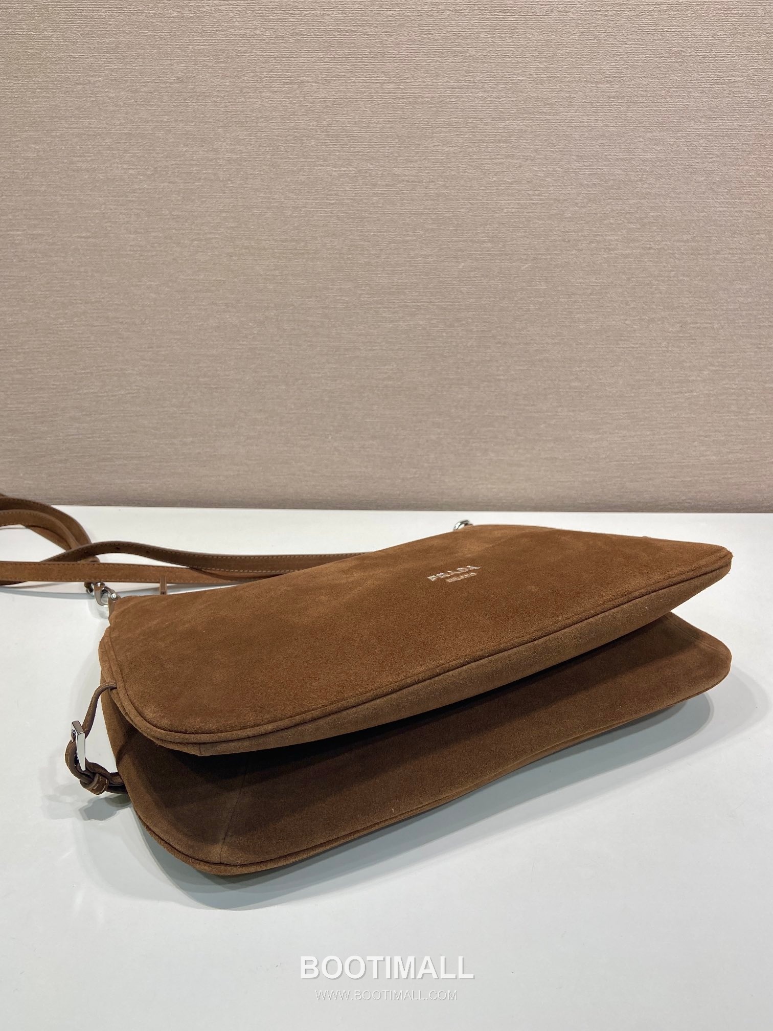 Prada Calfskin Hobo Shoulder Bag with Embossed Logo and Zip Closure 프라다 카프스킨 엠보스드 로고 지퍼 호보 숄더백 1BC288 33cm 6