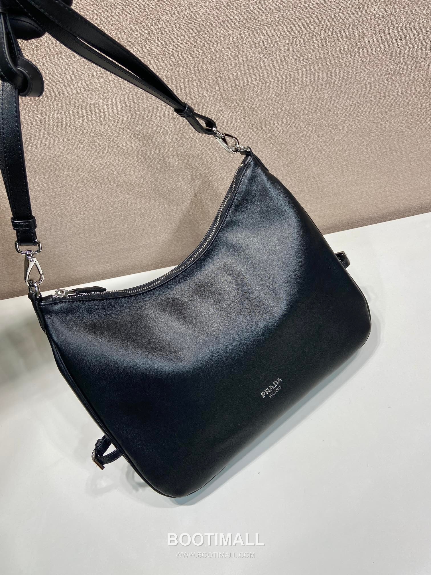 Prada Calfskin Hobo Shoulder Bag with Embossed Logo and Zip Closure 프라다 카프스킨 엠보스드 로고 지퍼 호보 숄더백 1BC288 33cm 3