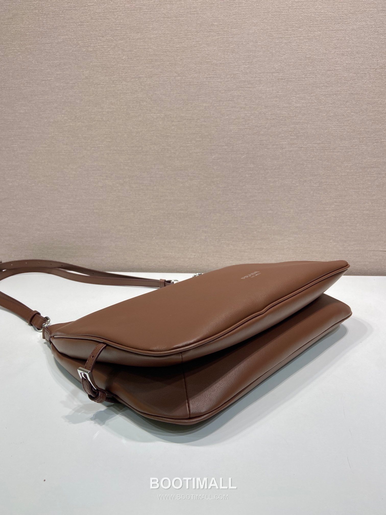 Prada Calfskin Hobo Shoulder Bag with Embossed Logo and Zip Closure 프라다 카프스킨 엠보스드 로고 지퍼 호보 숄더백 1BC288 33cm 5