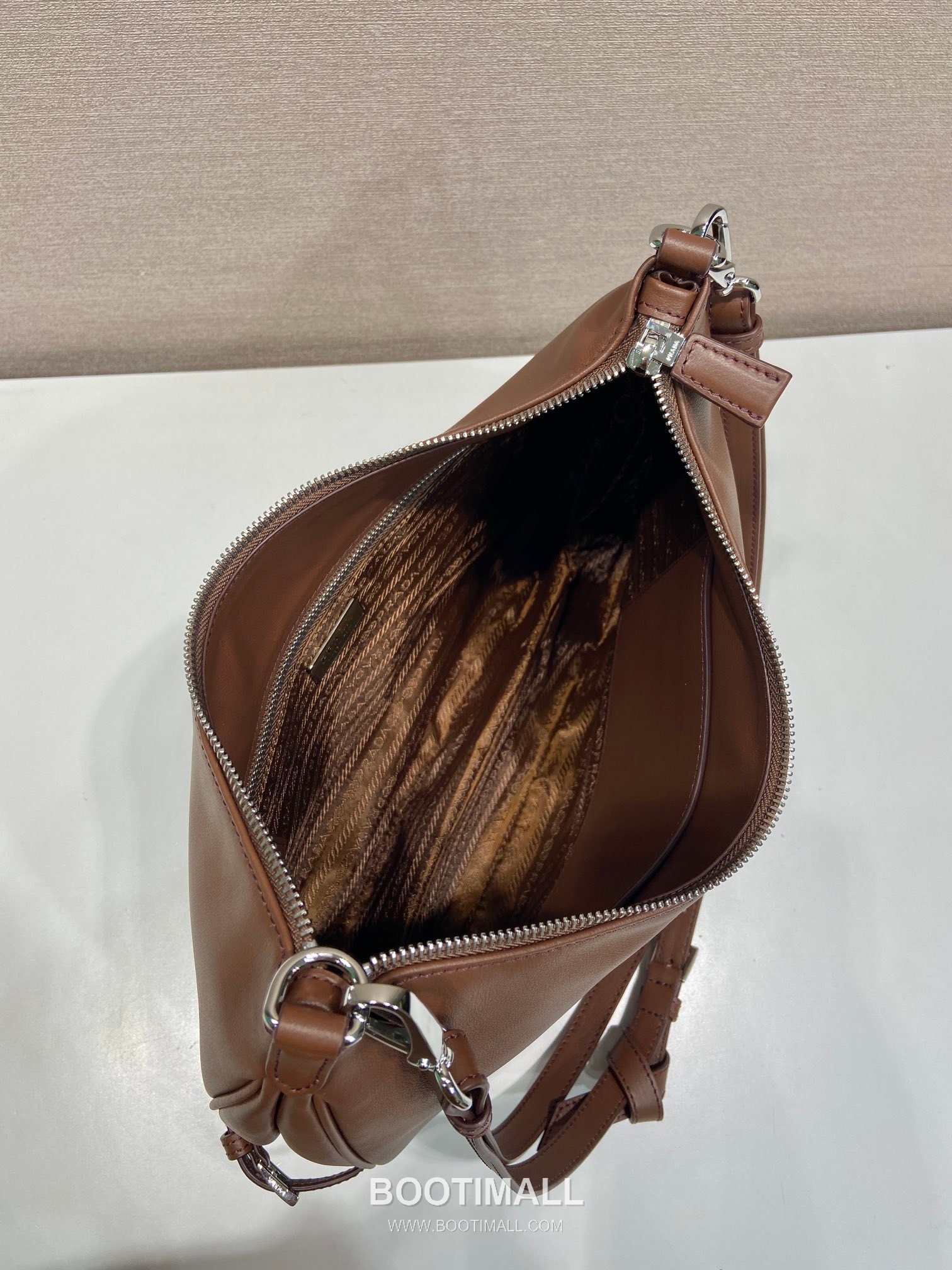 Prada Calfskin Hobo Shoulder Bag with Embossed Logo and Zip Closure 프라다 카프스킨 엠보스드 로고 지퍼 호보 숄더백 1BC288 33cm 8