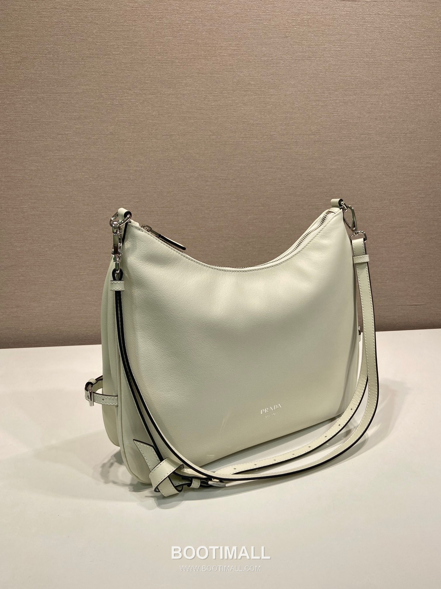 Prada Calfskin Hobo Shoulder Bag with Embossed Logo and Zip Closure 프라다 카프스킨 엠보스드 로고 지퍼 호보 숄더백 1BC288 33cm 2