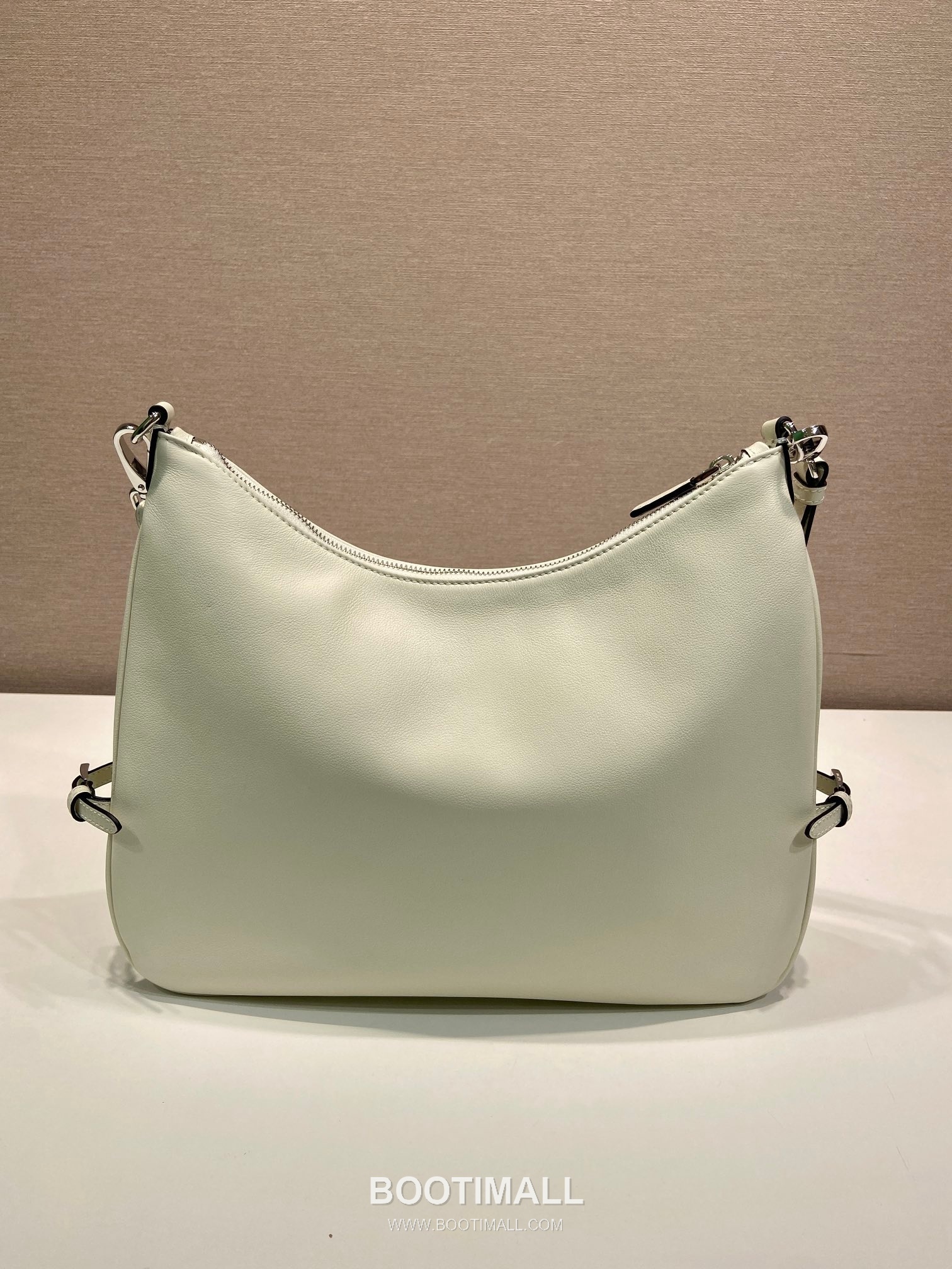 Prada Calfskin Hobo Shoulder Bag with Embossed Logo and Zip Closure 프라다 카프스킨 엠보스드 로고 지퍼 호보 숄더백 1BC288 33cm 4