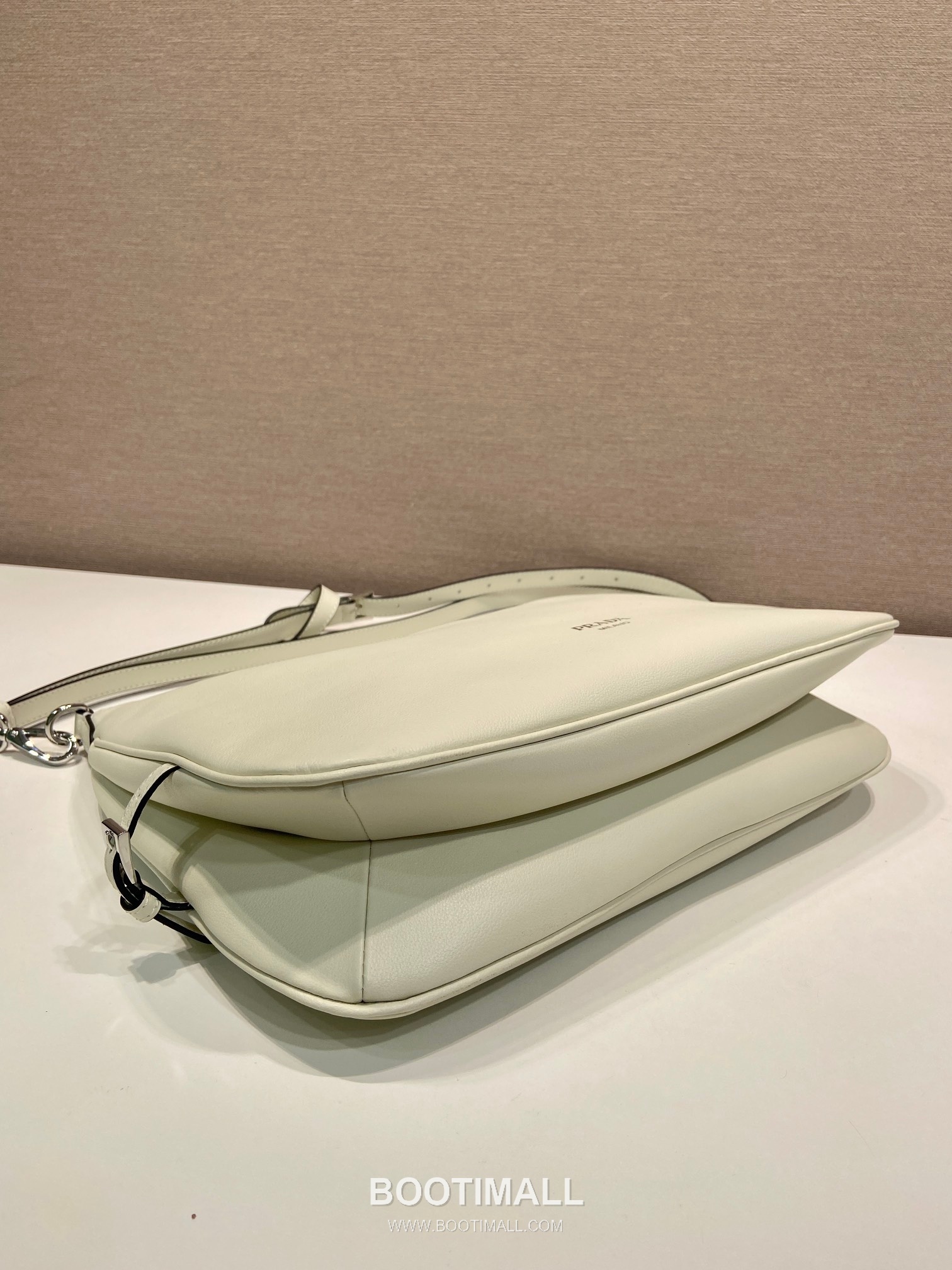 Prada Calfskin Hobo Shoulder Bag with Embossed Logo and Zip Closure 프라다 카프스킨 엠보스드 로고 지퍼 호보 숄더백 1BC288 33cm 5