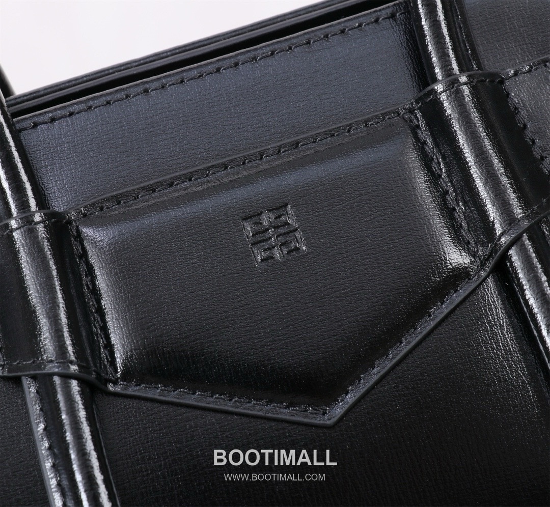 Givenchy Antigona Patent Calfskin Top Handle Bag with Padlock Detail and Magnetic Closure 지방시 안티고나 페이턴트 카프스킨 패드락 마그네틱 탑핸들백 199115 22cm 6