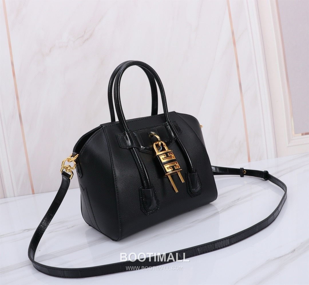 Givenchy Antigona Patent Calfskin Top Handle Bag with Padlock Detail and Magnetic Closure 지방시 안티고나 페이턴트 카프스킨 패드락 마그네틱 탑핸들백 199115 22cm 3