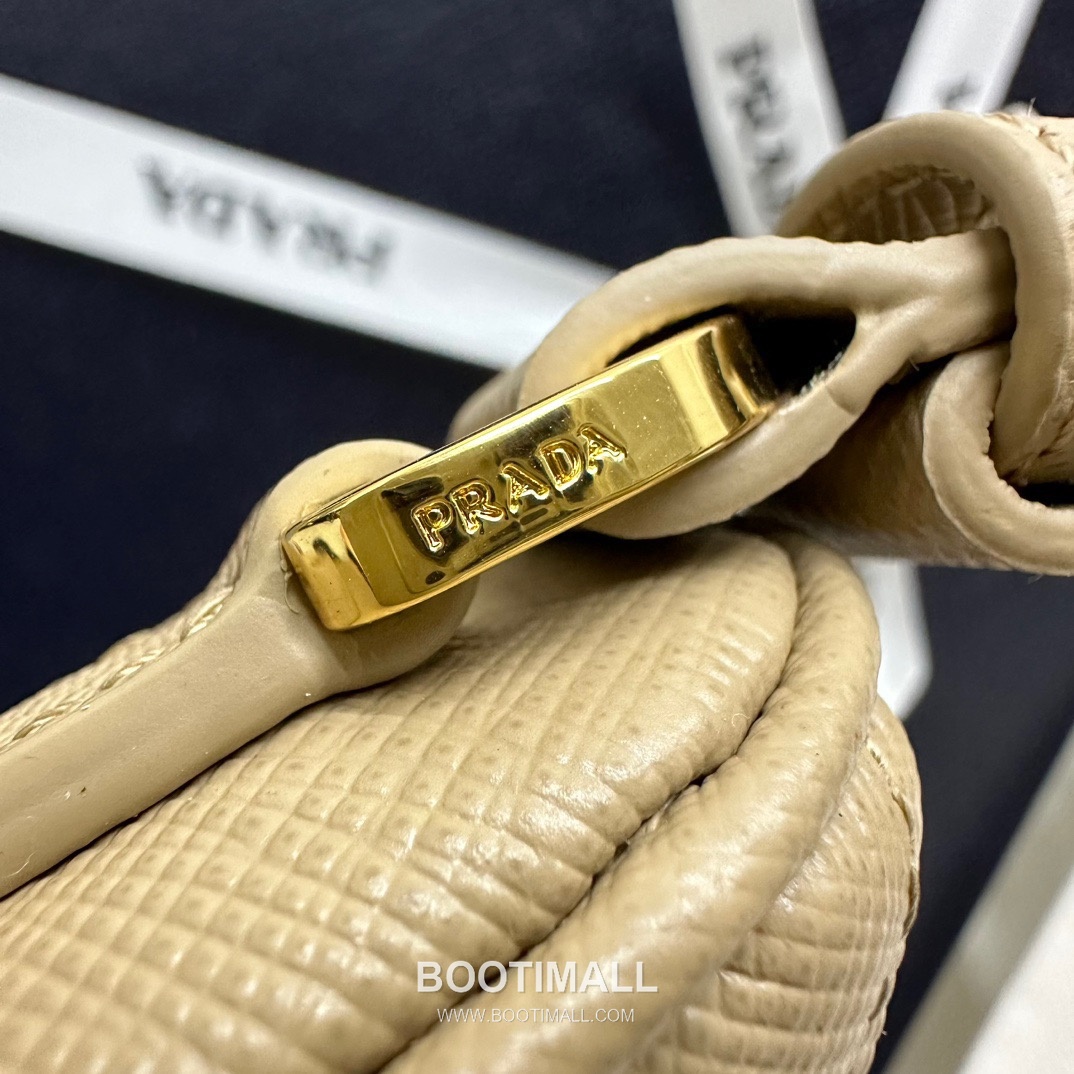 Prada Hobo Crossgrain Calfskin Shoulder Bag with Triangle Logo Strap 프라다 호보 크로스그레인 카프스킨 트라이앵글 로고 스트랩 숄더백 1BC204 22cm 6
