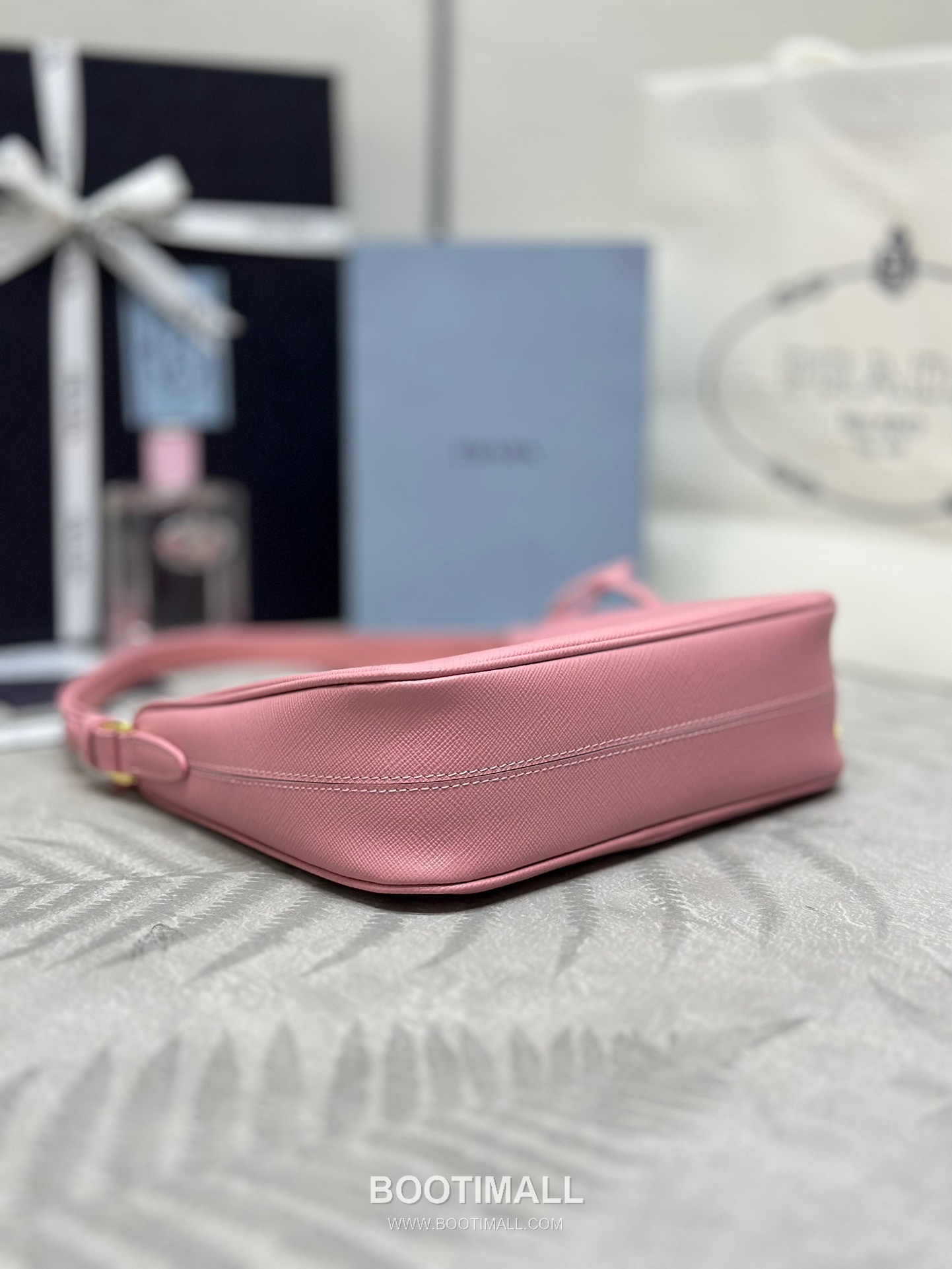 Prada Hobo Crossgrain Calfskin Shoulder Bag with Triangle Logo Strap 프라다 호보 크로스그레인 카프스킨 트라이앵글 로고 스트랩 숄더백 1BC204 22cm 4