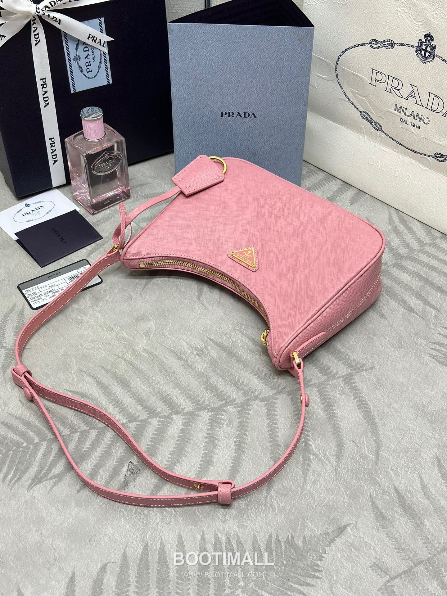 Prada Hobo Crossgrain Calfskin Shoulder Bag with Triangle Logo Strap 프라다 호보 크로스그레인 카프스킨 트라이앵글 로고 스트랩 숄더백 1BC204 22cm 5