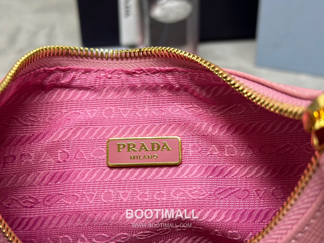 Prada Hobo Crossgrain Calfskin Shoulder Bag with Triangle Logo Strap 프라다 호보 크로스그레인 카프스킨 트라이앵글 로고 스트랩 숄더백 1BC204 22cm 9