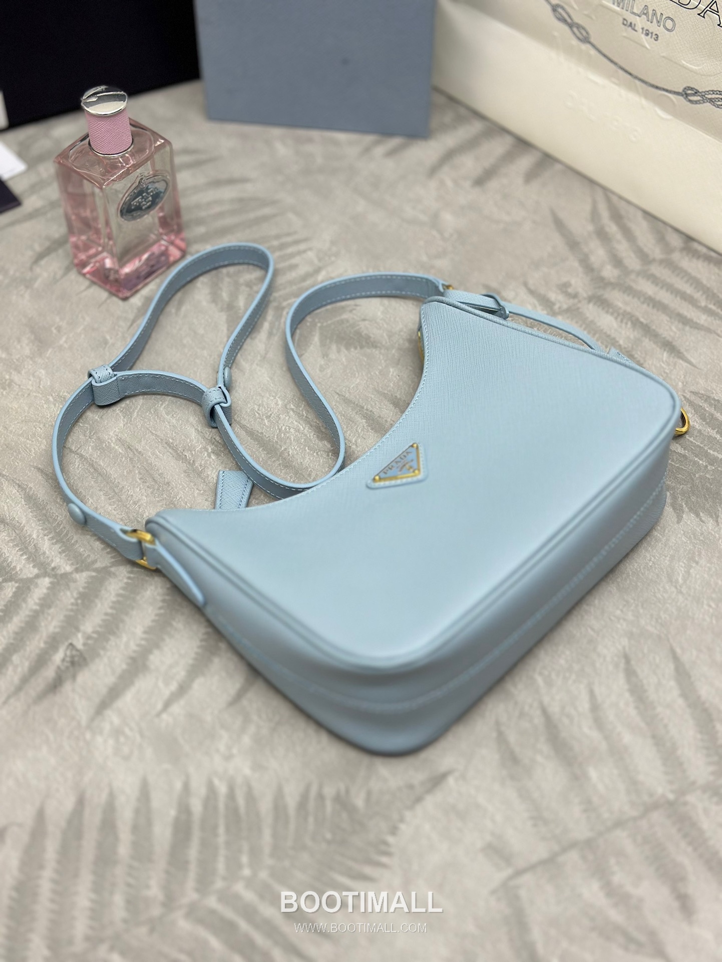 Prada Hobo Crossgrain Calfskin Shoulder Bag with Triangle Logo Strap 프라다 호보 크로스그레인 카프스킨 트라이앵글 로고 스트랩 숄더백 1BC204 22cm 6